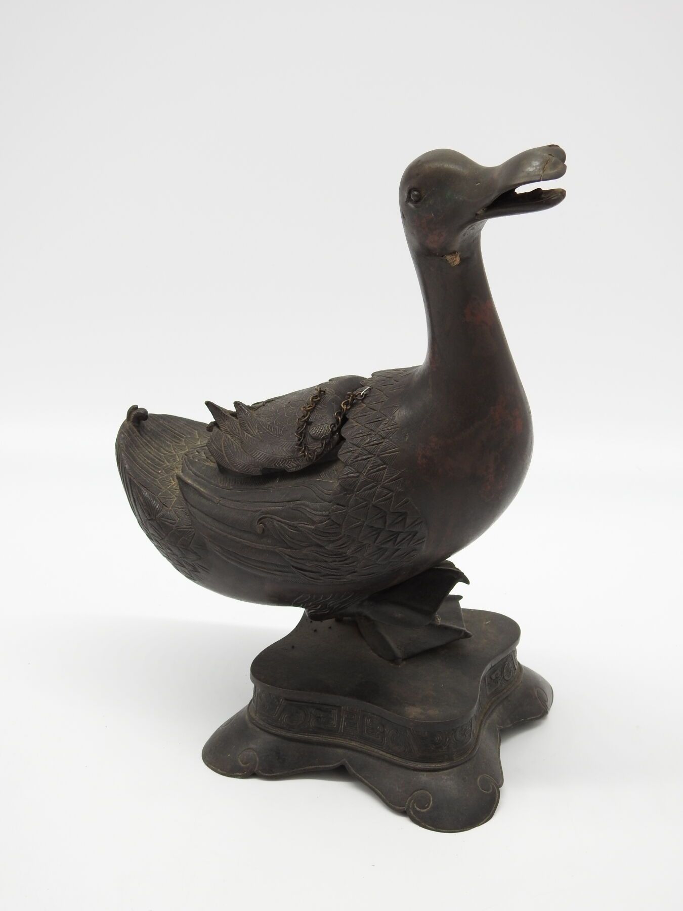 Null CHINE : Brûle-parfum en forme de canard en bronze à patine brune sur socle &hellip;