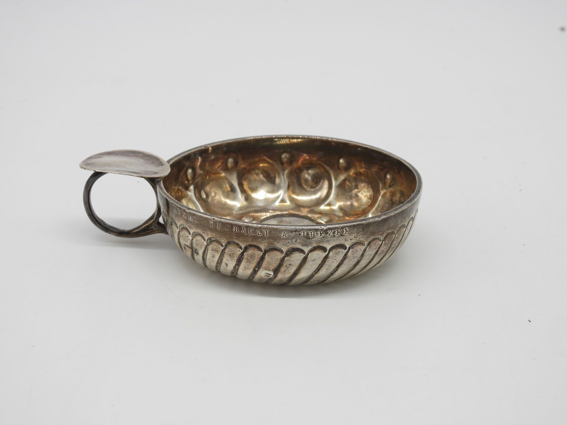 Null Silver TASTEVIN (950°/°°) with gadroon decoration and inscribed "Abert Perr&hellip;