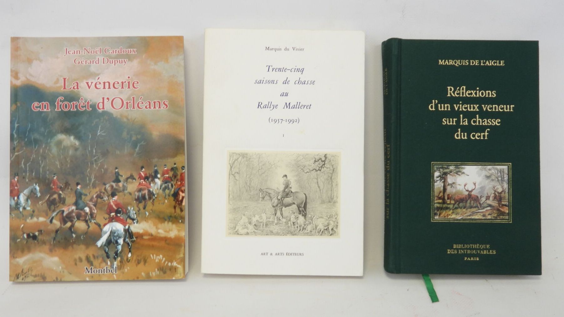 Null 一组3本书，包括:

- 让-诺埃尔-卡杜克斯和杰拉德-杜普伊。La vénerie en forêt d'Orléans.编辑：MONTBEL。20&hellip;