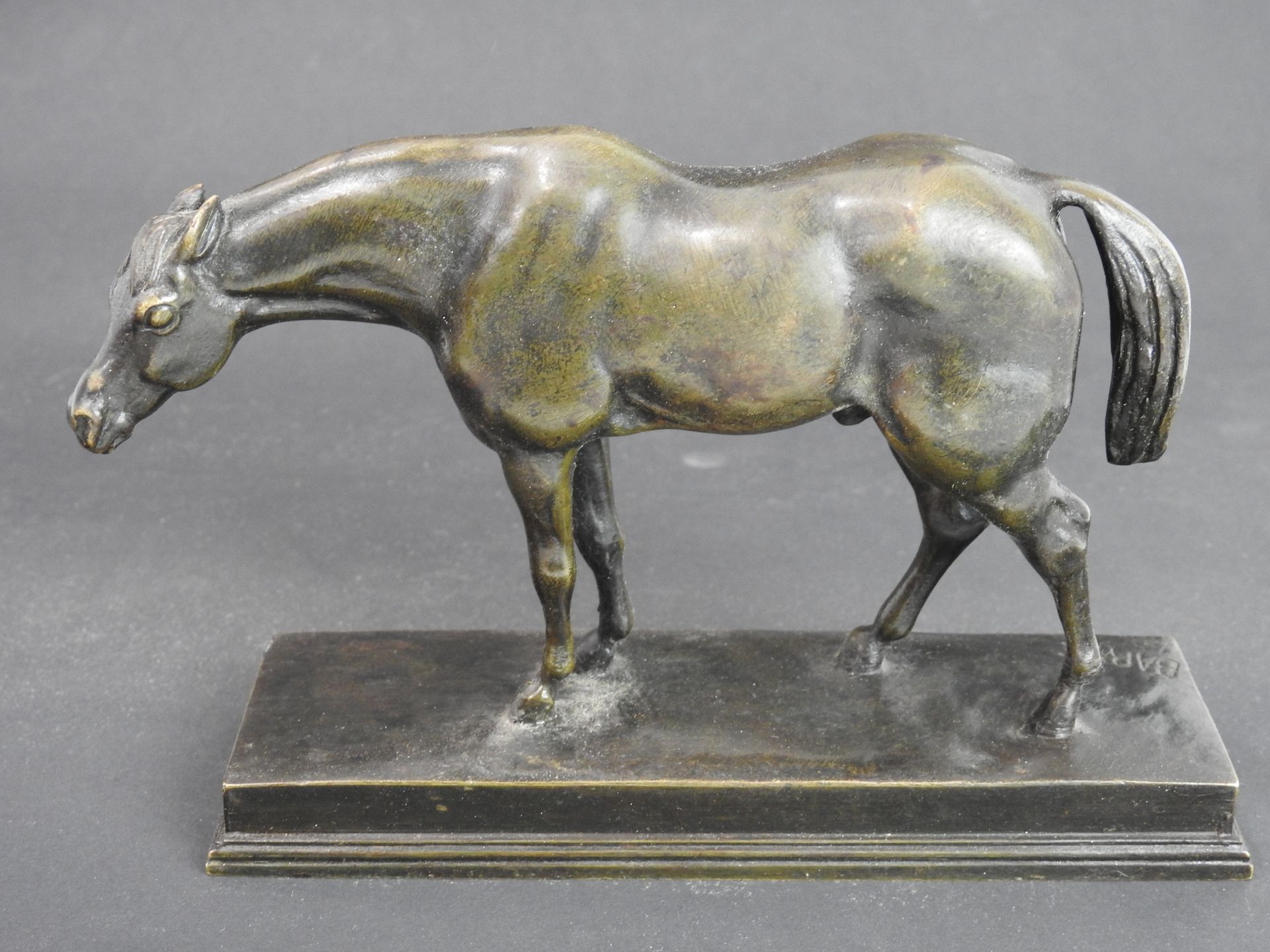 Null 
Antoine-Louis BARYE (1796-1875) : Cheval demi-sang, tête baissée. Bronze p&hellip;