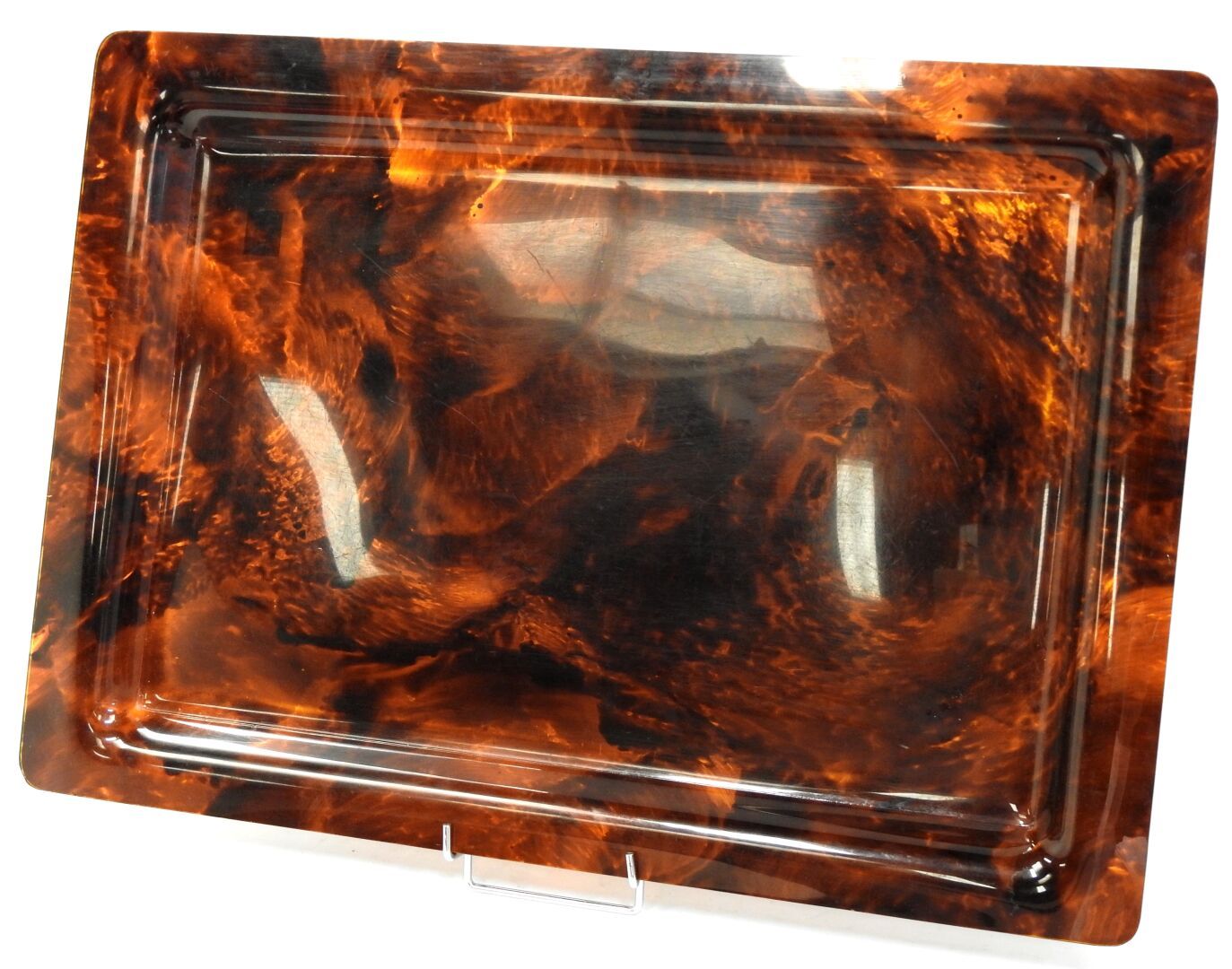 Null Work of the 70s

Large serving tray of rectangular shape in resin.

39 x 56&hellip;