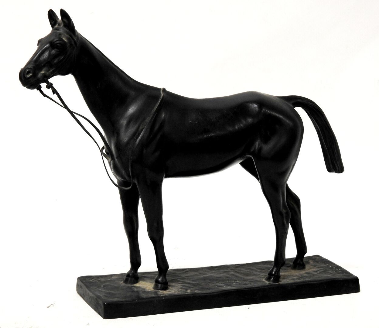 Null 伊伦妮-罗夏(1906-1984)

名为西比尔的马。

青铜材质的证明，带有黑色铜锈。底座上有签名和标题。

20 x 20 x 6厘米。

磨损和&hellip;