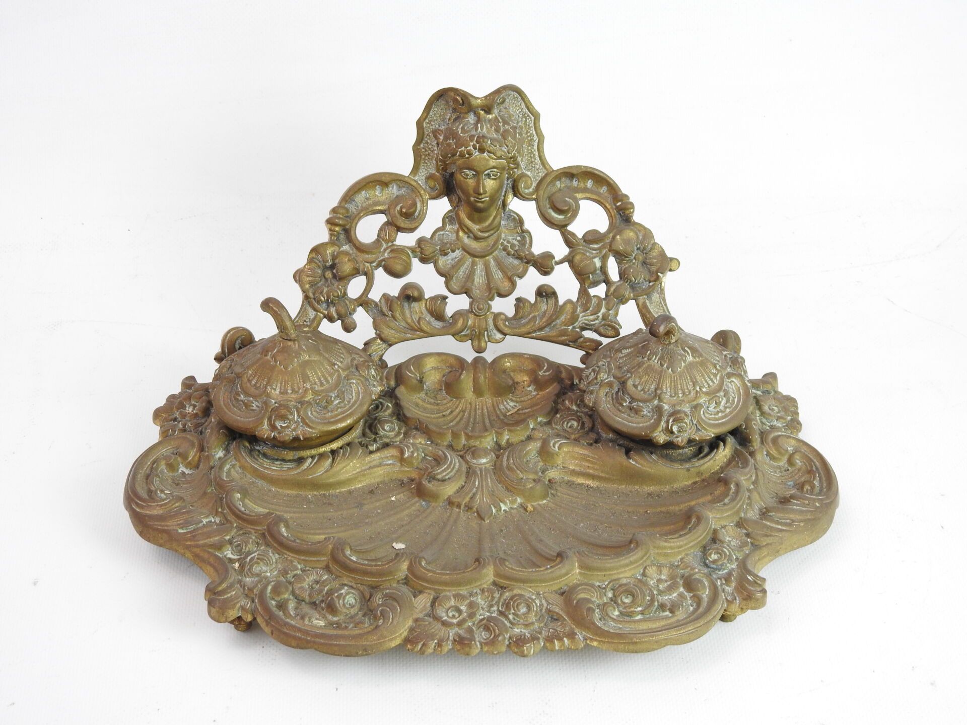 Null Chased bronze inkstand in rocaille style, with two ink reservoirs and decor&hellip;