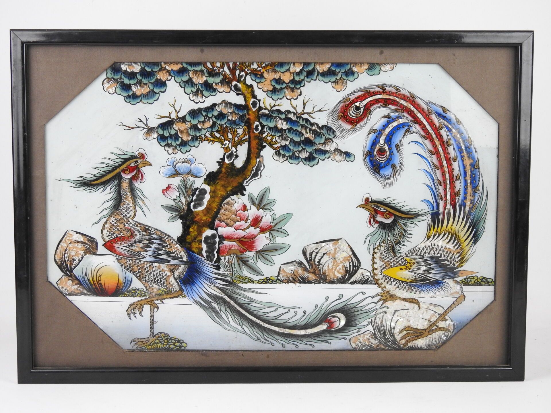 Null 中国 - 20世纪。嵌有珍珠母的面板，表现一对孔雀。34 x 53厘米。磨损和撕裂