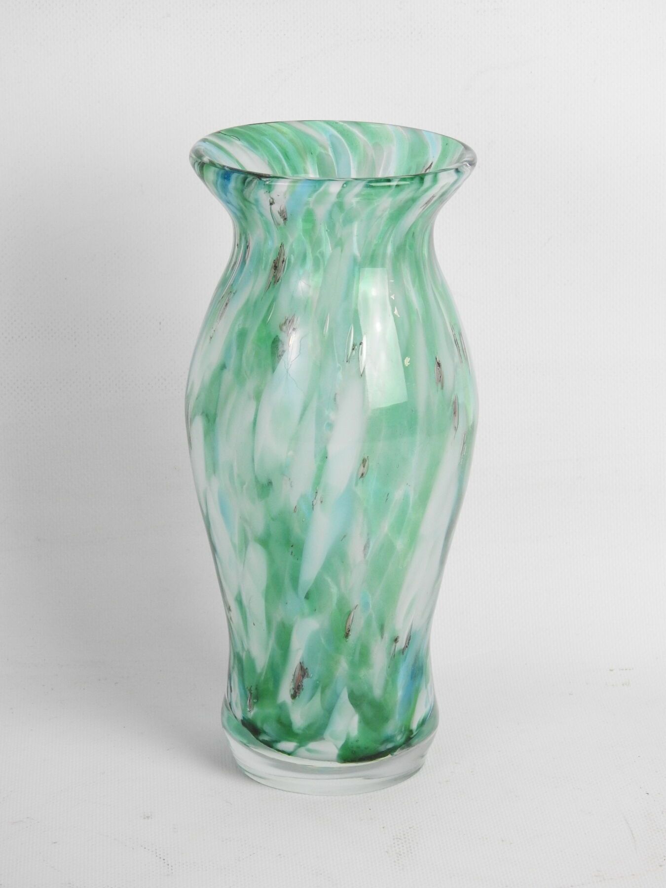 Null Vaso a balaustro in vetro screziato verde e bianco. Altezza 25 cm.