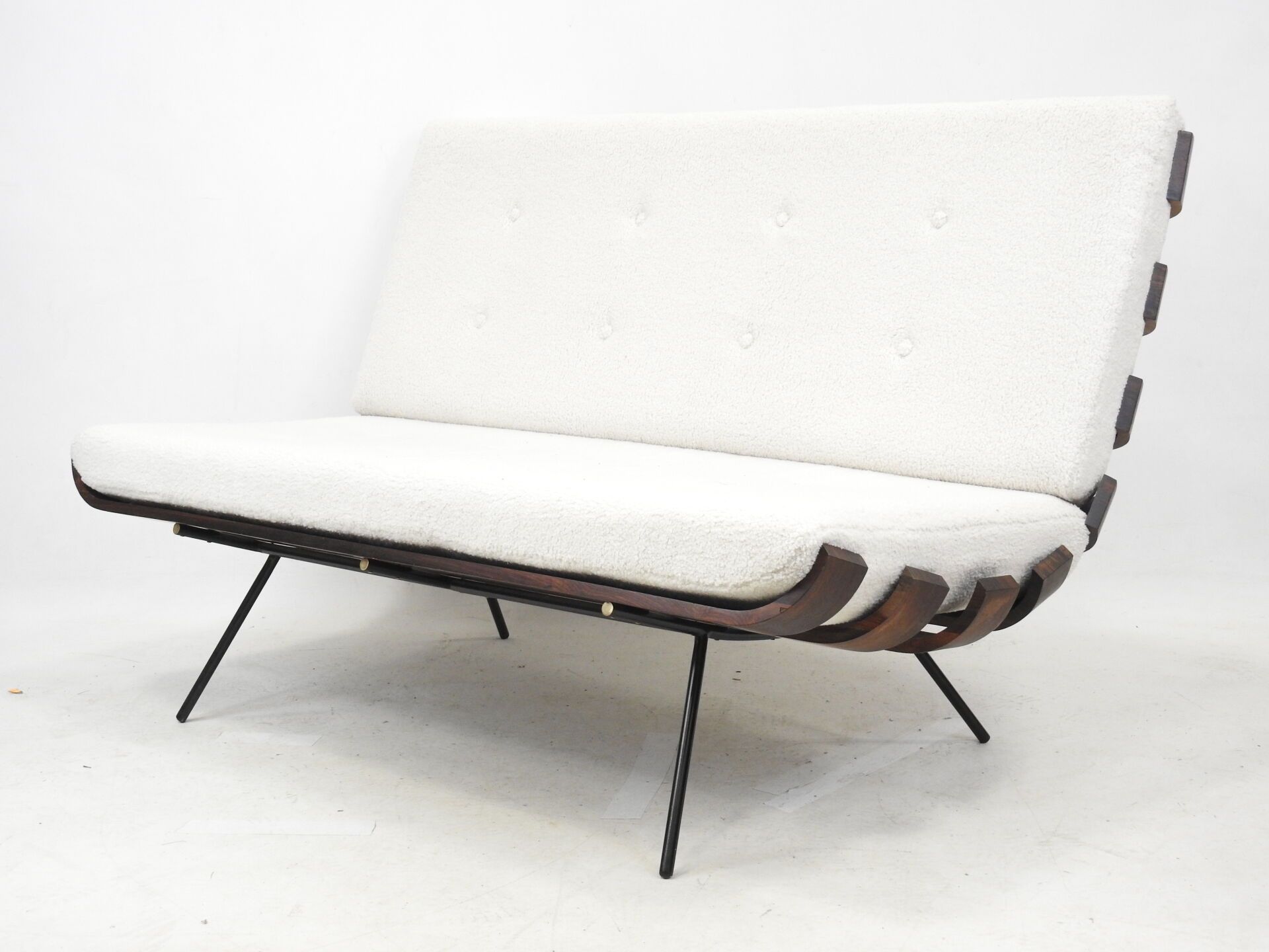 Null 卡洛-豪纳（1927-1997）和马丁-艾斯勒（1913-1972）。

"Costella"，20世纪50年代创建的模型。 

沙发由两端弯曲的红木&hellip;