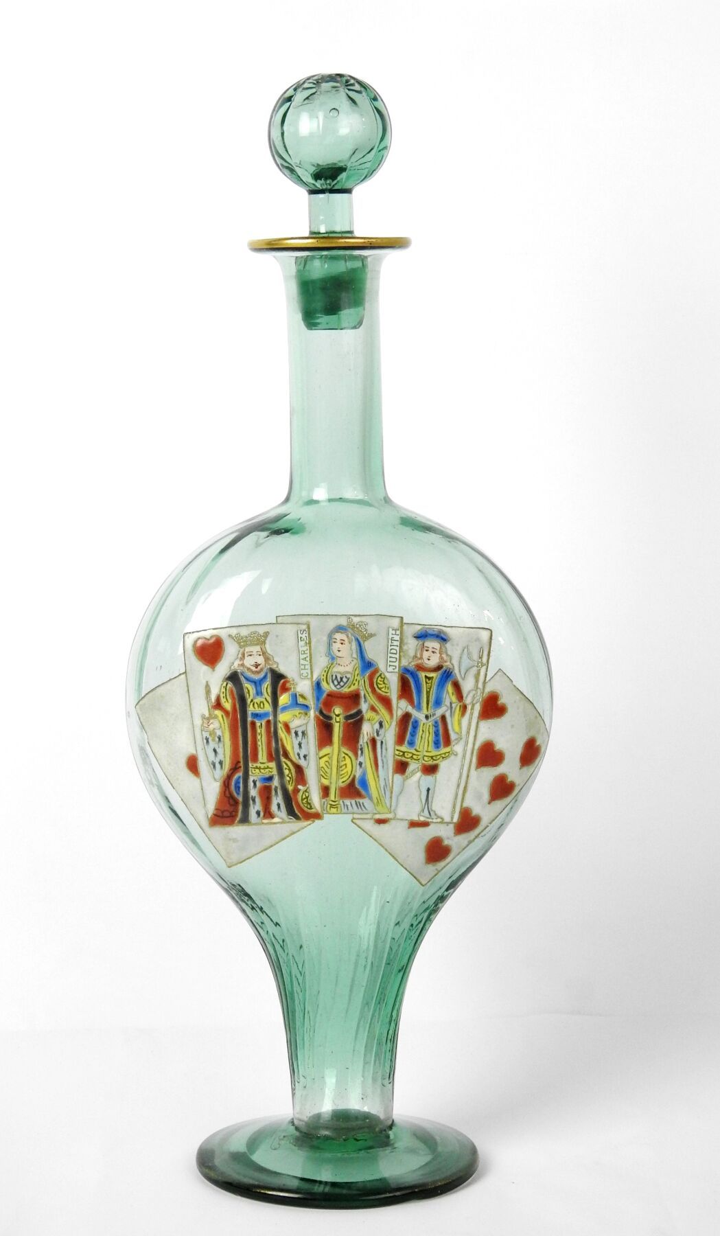 Null 埃米尔-加莱（1846 - 1904）:一个透明的绿色玻璃 "扑克牌 "酒瓶，中间有四个 "心形扑克牌 "的珐琅装饰。高：30.5厘米。瓶塞背面有缺口&hellip;