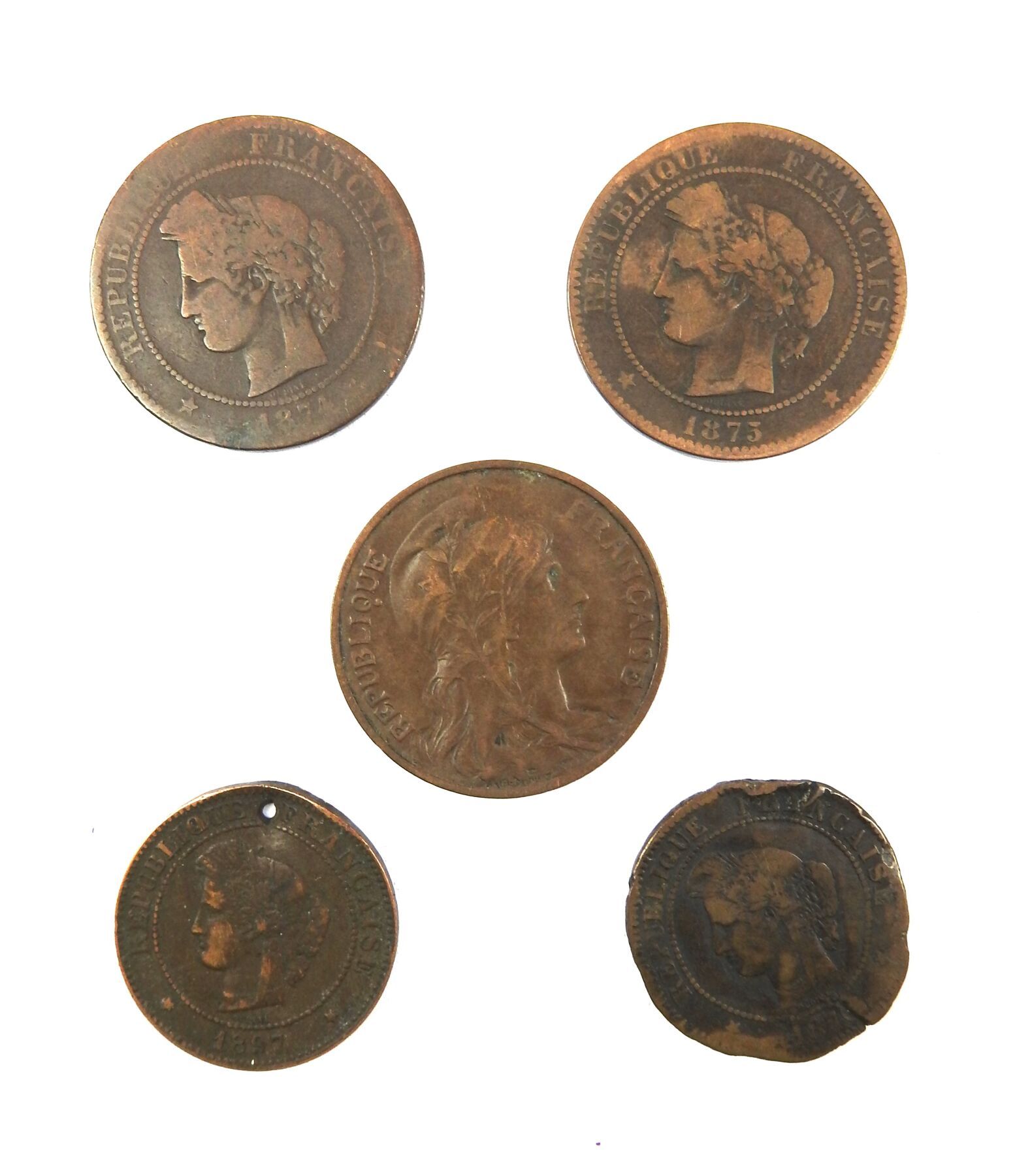 Null 3. REPUBLIK
Lot von 5 Kupfermünzen: 10 Centimes (3), 5 Centimes (2).
Abnutz&hellip;