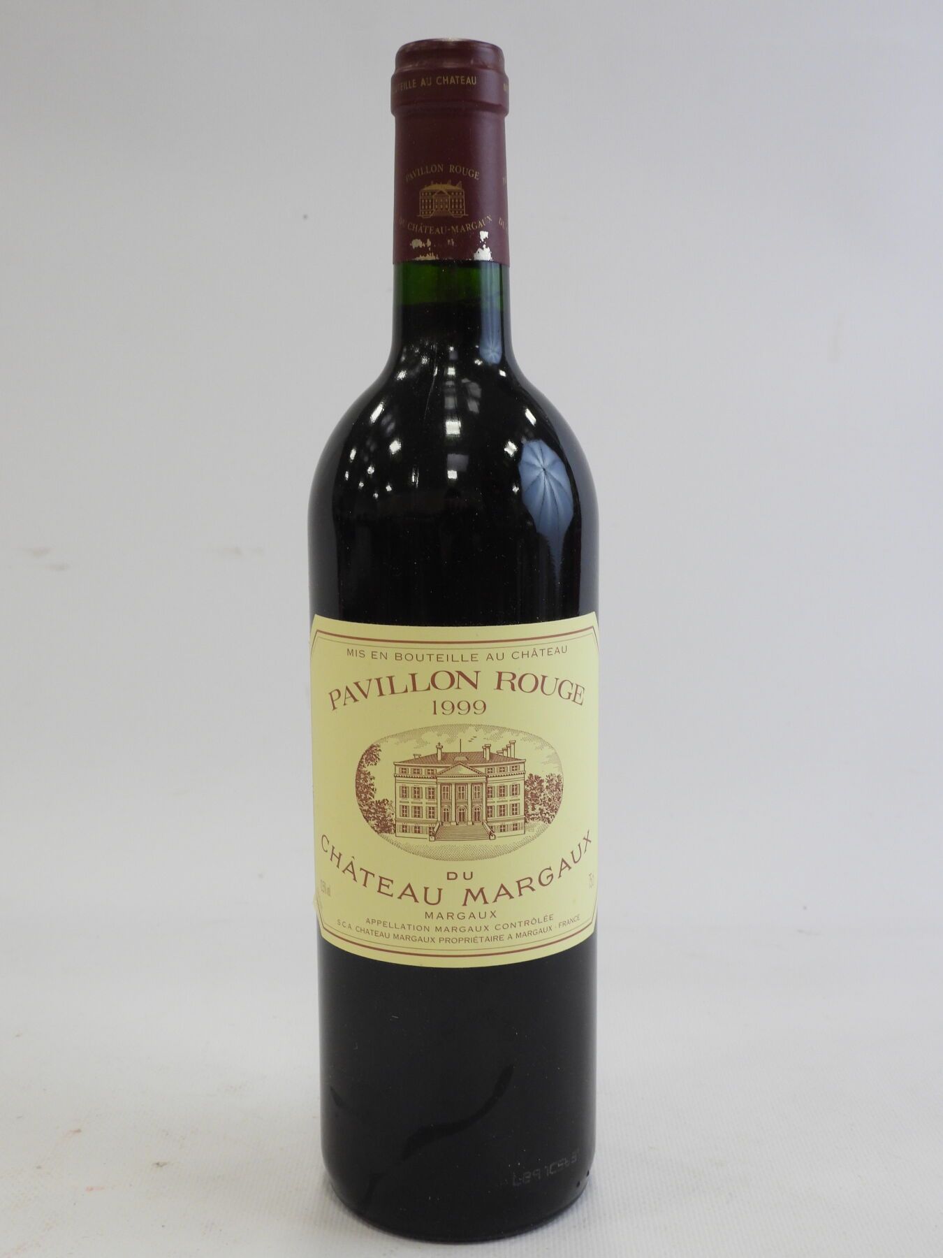 Null 1 bouteille MARGAUX 1999 " Pavillon Rouge ". ( 2ème Vin du Château Margaux &hellip;