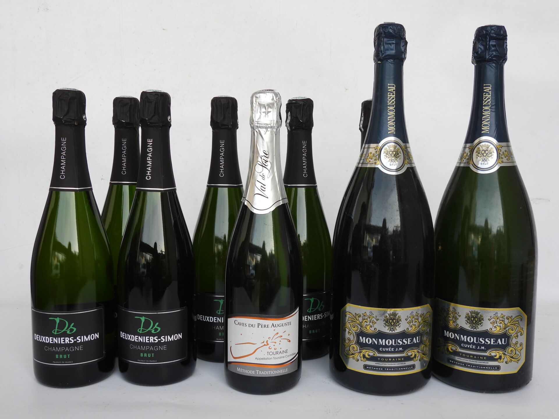 Null 9 bouteilles et magnum dont Champagne Deuxdeniers - Simon brut, caves du pè&hellip;