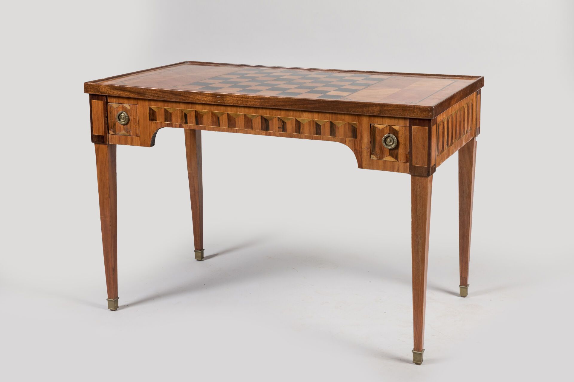 Null TRIC-TRAC TABLE of rectangular form in veneer of rosewood, satinwood, amara&hellip;
