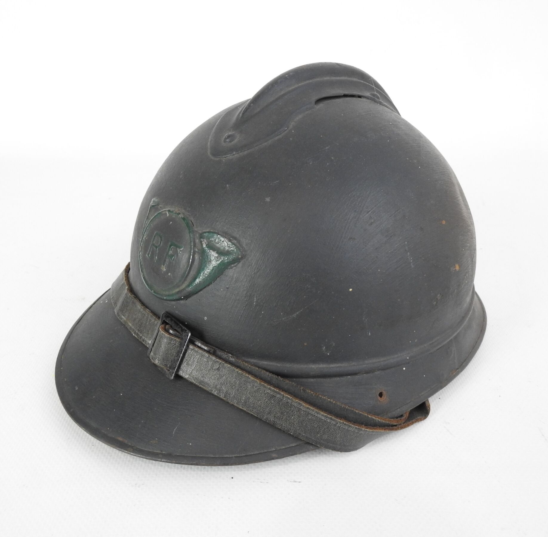 Null 狩猎者。阿德里安头盔，1915型，钢质，蓝色，用刷子重新刷成深色哑光，武器的正面标志重新刷成绿色，第二种类型的内帽，黄褐色和黑色的皮革，4个铝制的调节&hellip;