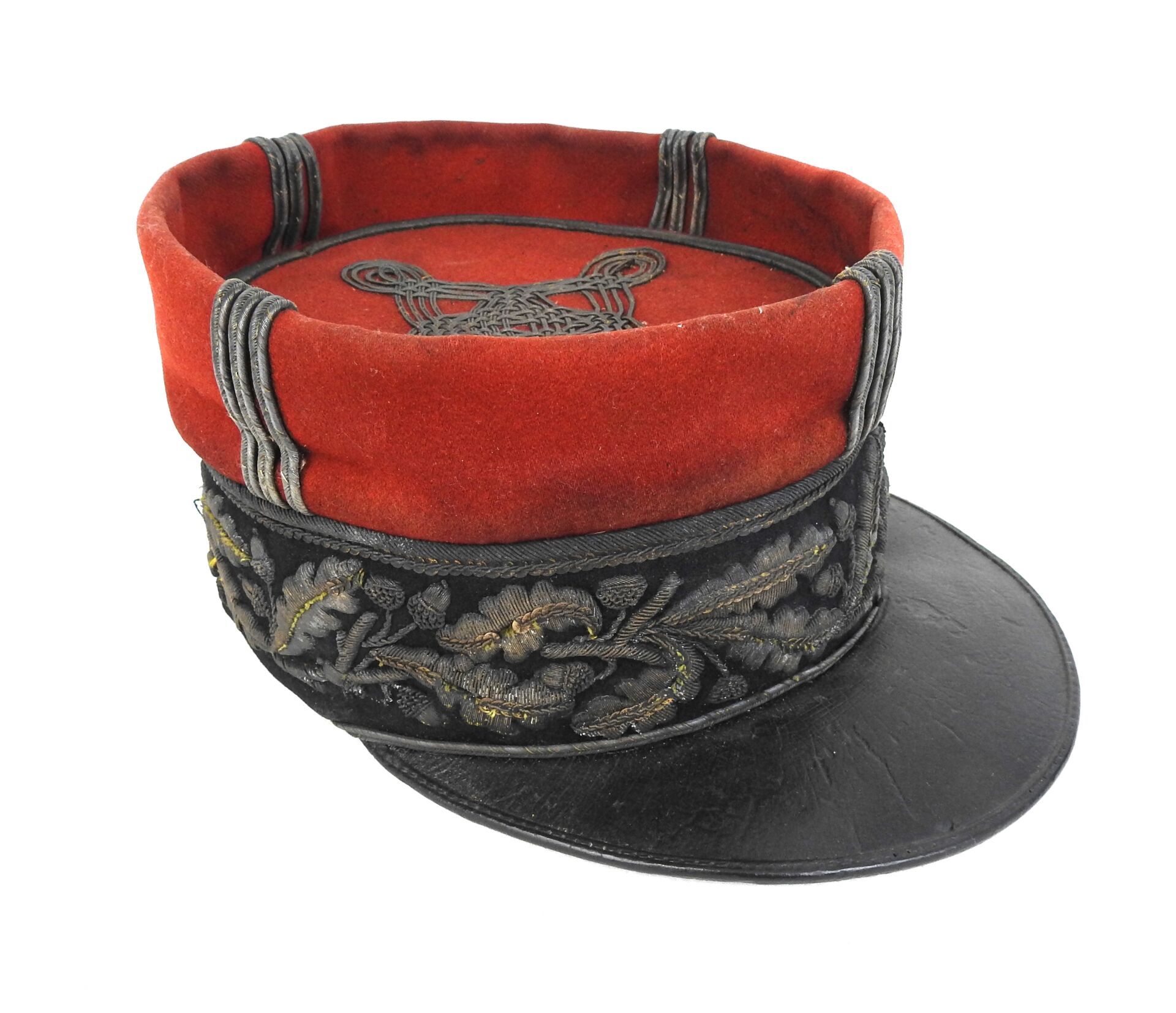 Null 将官。 准将的半马球形状的凯皮（1910-1914），采用马德兰布，头带采用细黑布，上面绣有一排橡树叶，镀金苏塔，棕色丝绸内帽，棕色皮头带，由E.比达&hellip;