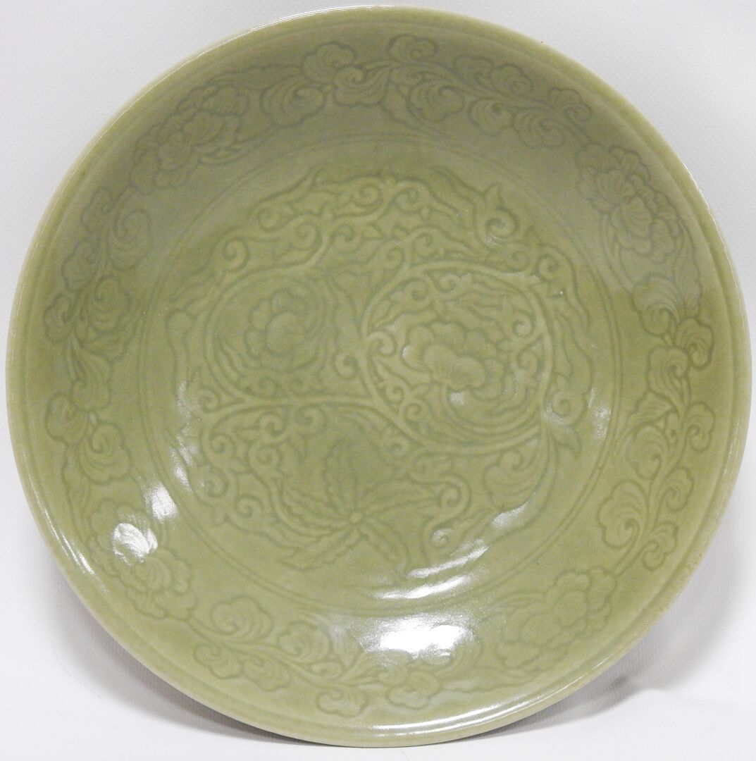 Null CHINE - XXe siècle
Plat creux circulaire en porcelaine émaillée céladon à d&hellip;