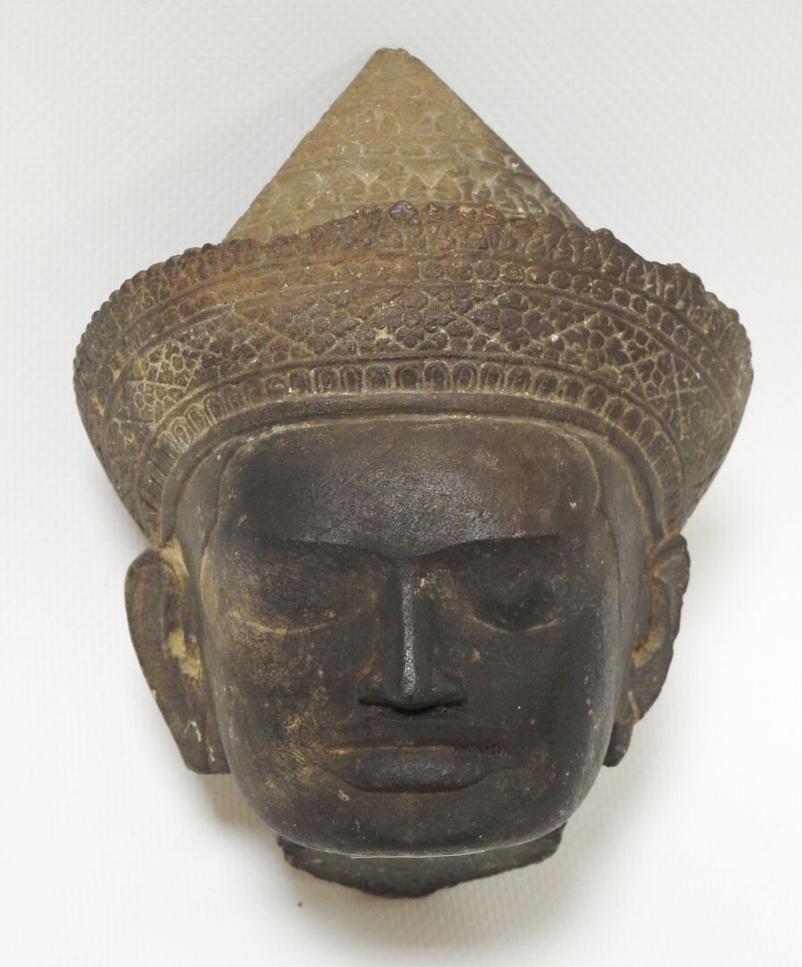 Null CAMBODGE - Période khmère, ANGKOR VAT, XIIe siècle
Tête de bouddha en grès &hellip;