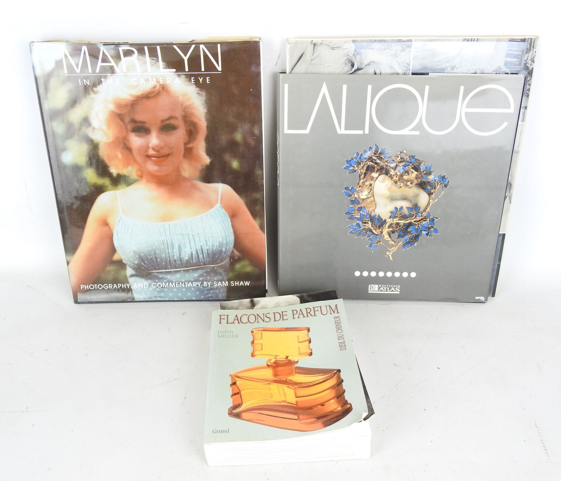 Null TROIS LIVRES sur Marilyn Monroe, LALIQUE et les Flacons de parfum. En l'éta&hellip;