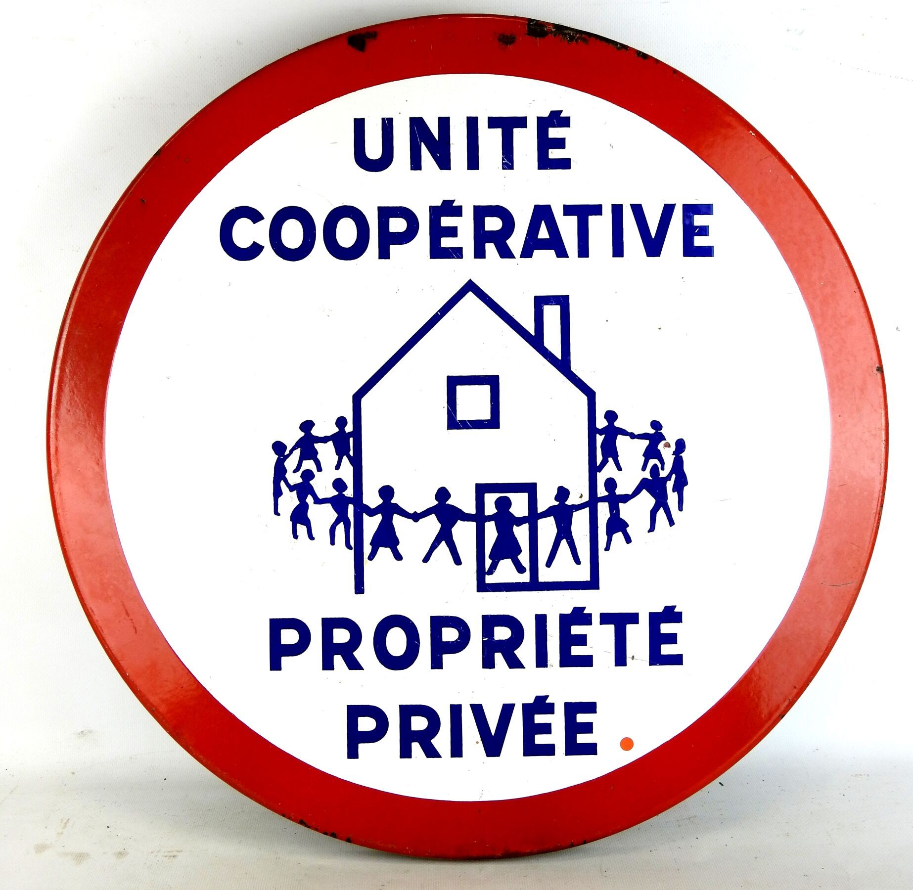 Null Enamelled plaque : Cooperative unit - Private property. D: 50 cm. Wear and &hellip;