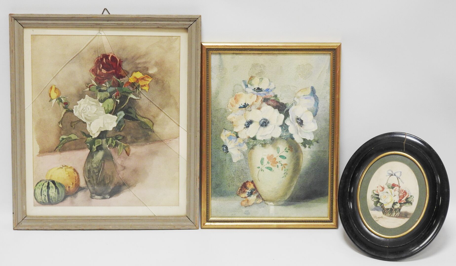 Null 拍品包括3幅水彩画，包括：
花瓶的静物。32,5 x 23厘米。
一束花和南瓜。34 x 28 cm.
带篮子的静物画，"P.Paroguet"，右下&hellip;
