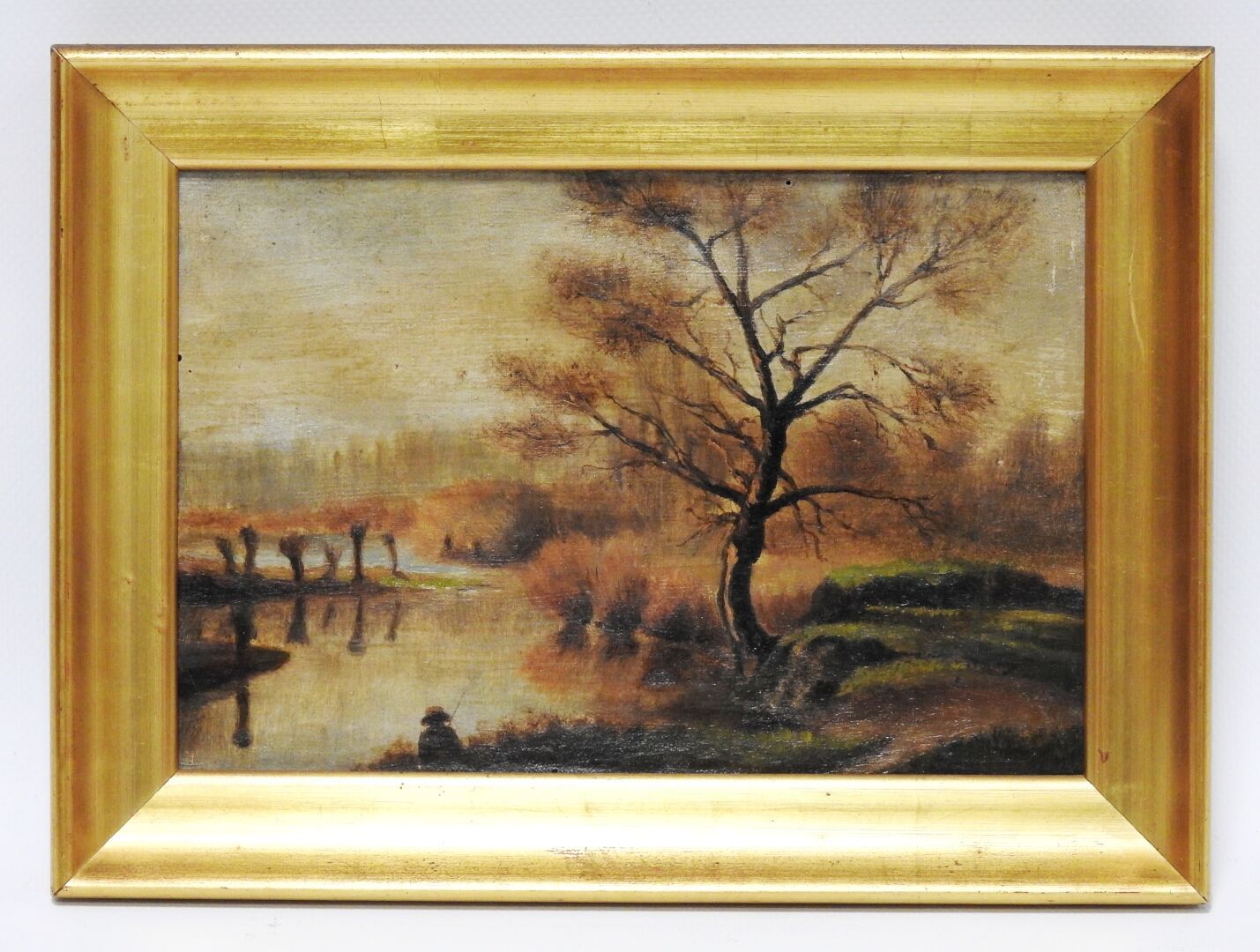 Null 法国学校--二十世纪
池塘边的渔夫。
布面油画。
16 x 23,5 cm
修复。