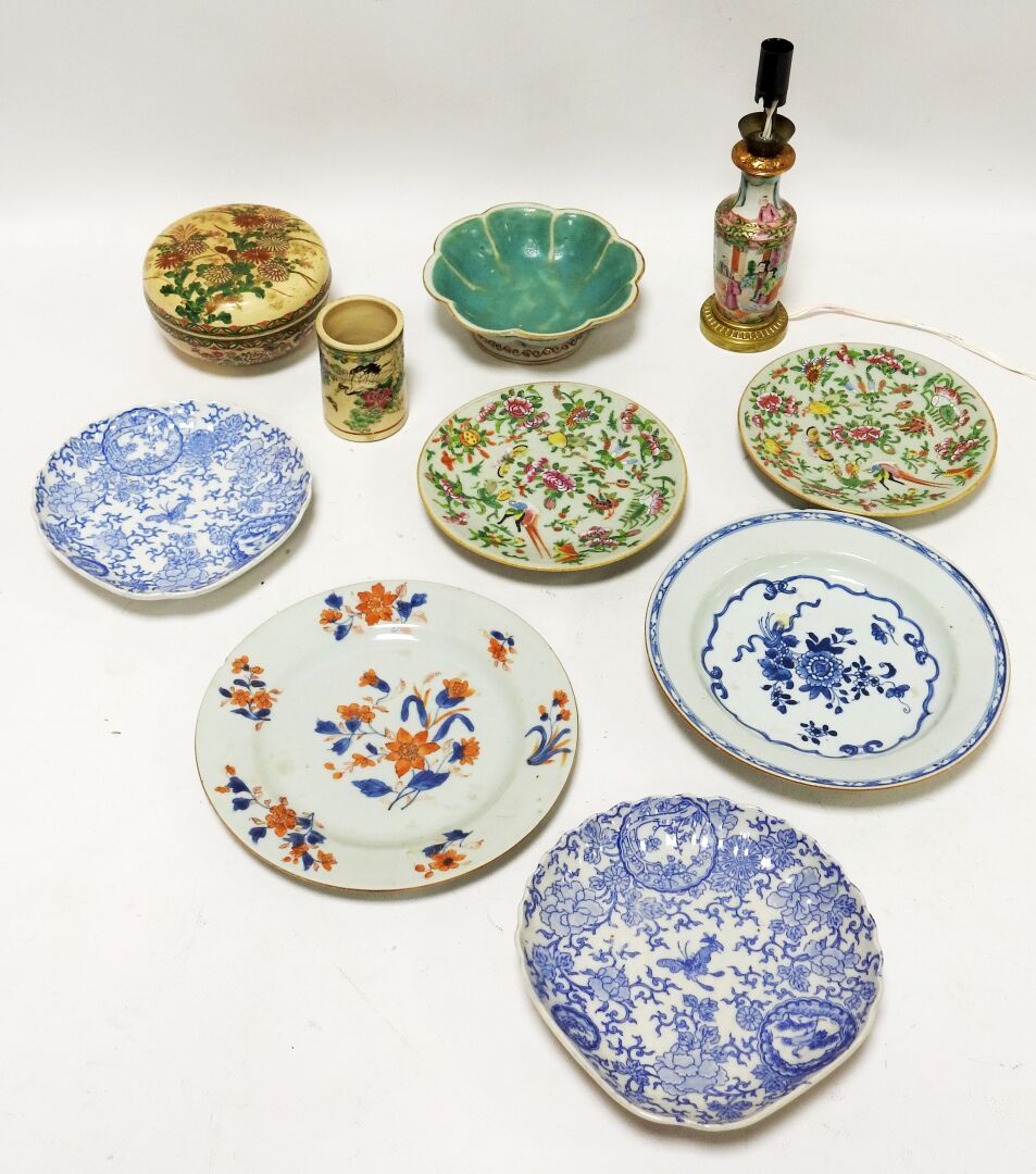 Null 远东
一批广东，垣门，萨摩的瓷器包括：灯架，糖果盘，盘子。
有划痕。