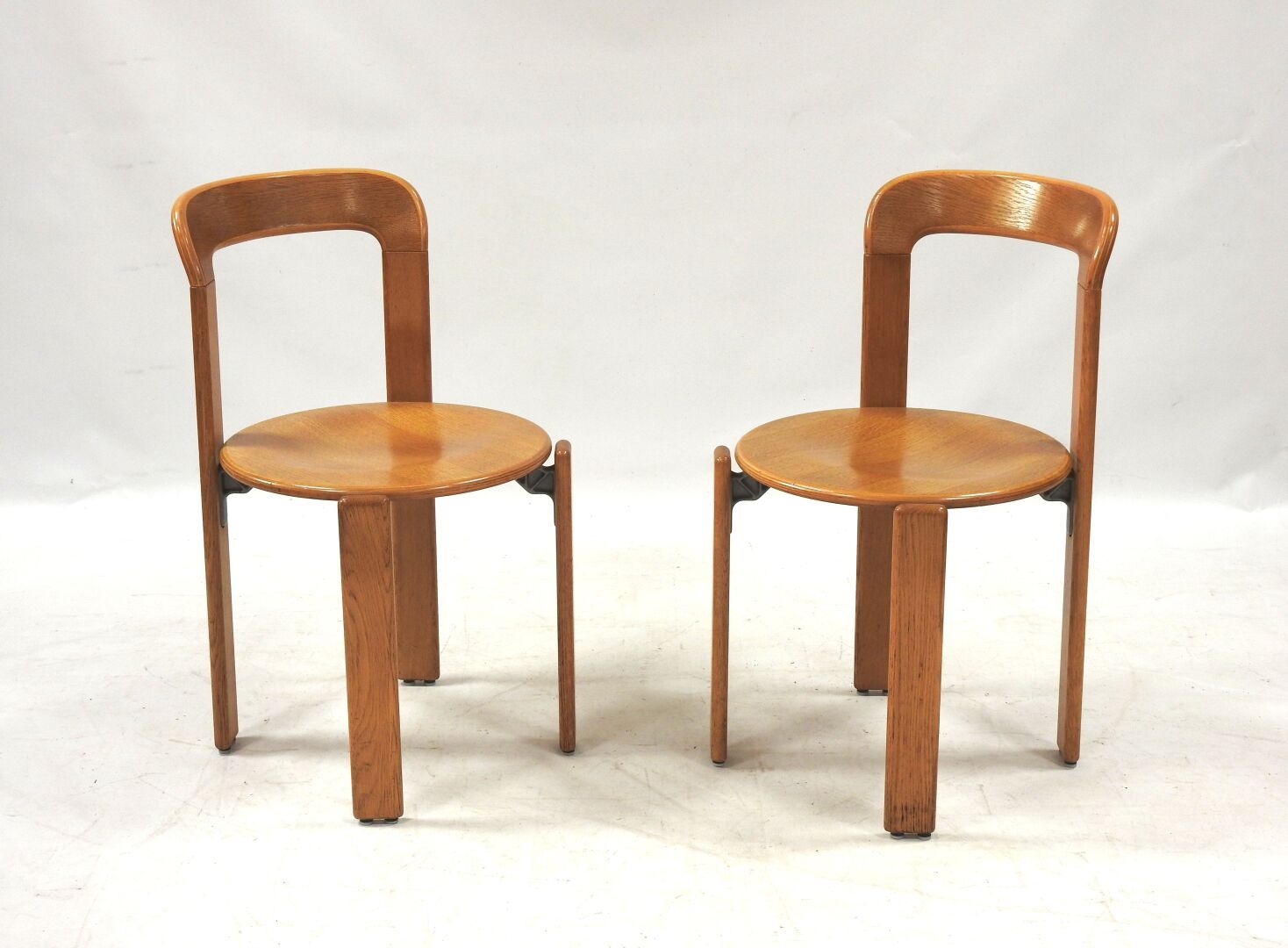 Null Bruno REY (b. 1935) - Dietiker 1970s edition
Pair of stacking chairs in nat&hellip;