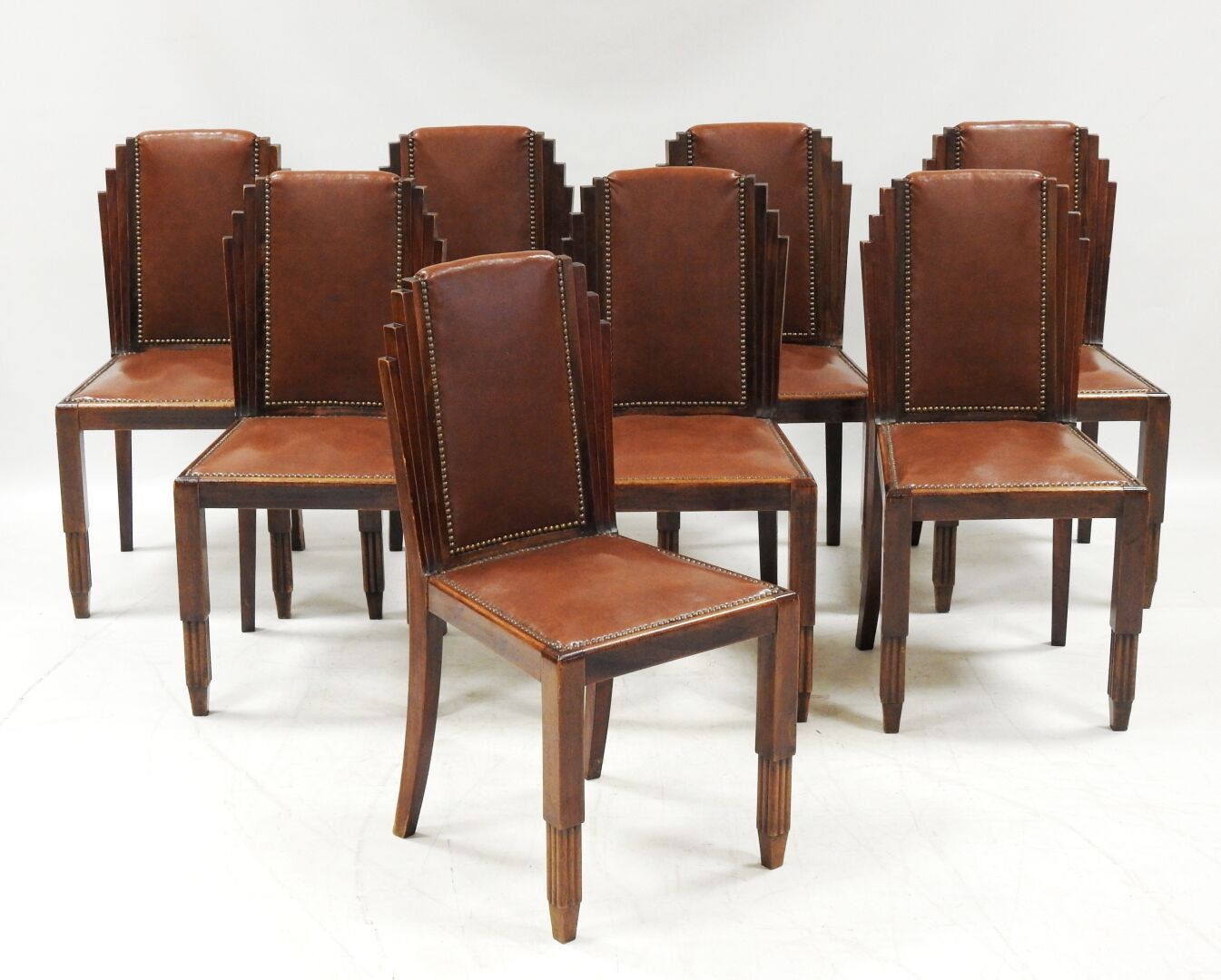 Null Travail français des années 30
Suite de 8 chaises de salle à manger en bois&hellip;