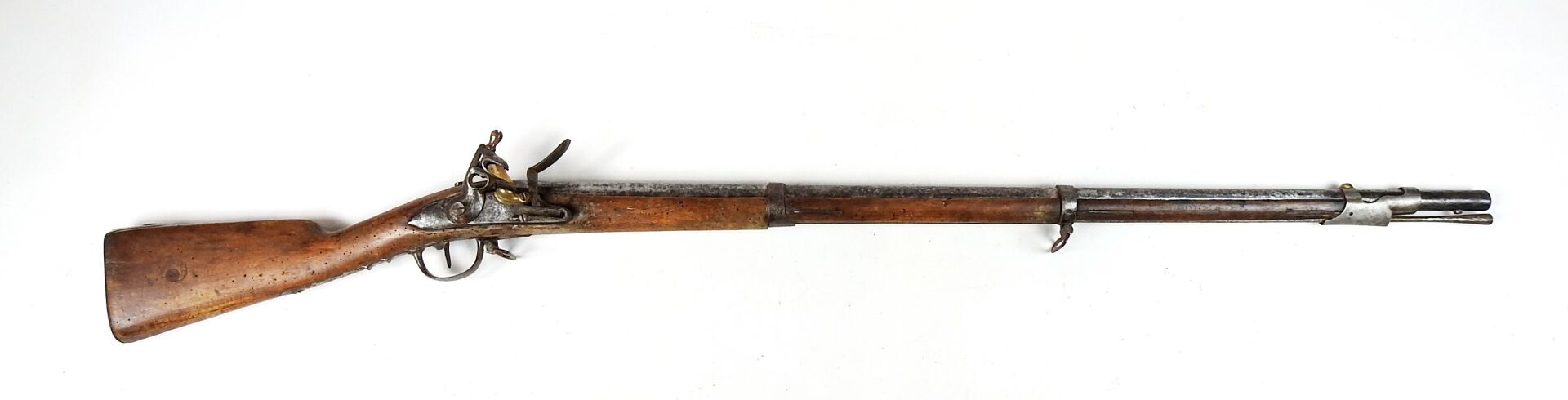 Null FRANKREICH. Steinschlossgewehr vom Typ 1777, korrigiert 1901, mit Nussholzm&hellip;