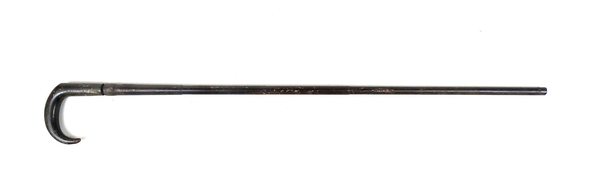 Null 法国。发黑钢制步枪拉杆，深色牛角手柄，口径 12 m/m"。长：89 厘米。第三共和国时期。ABE（装置有待修改）