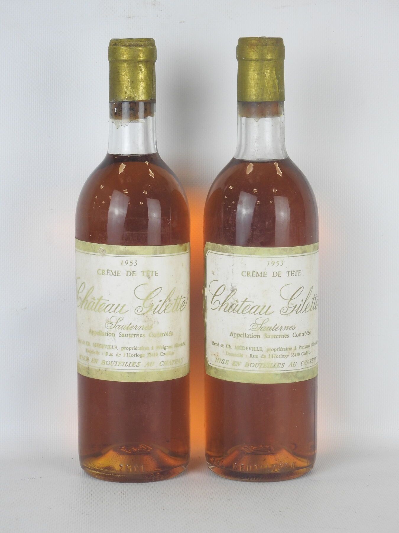 Null 2 bouteilles Château Gilette crème de tête 1953