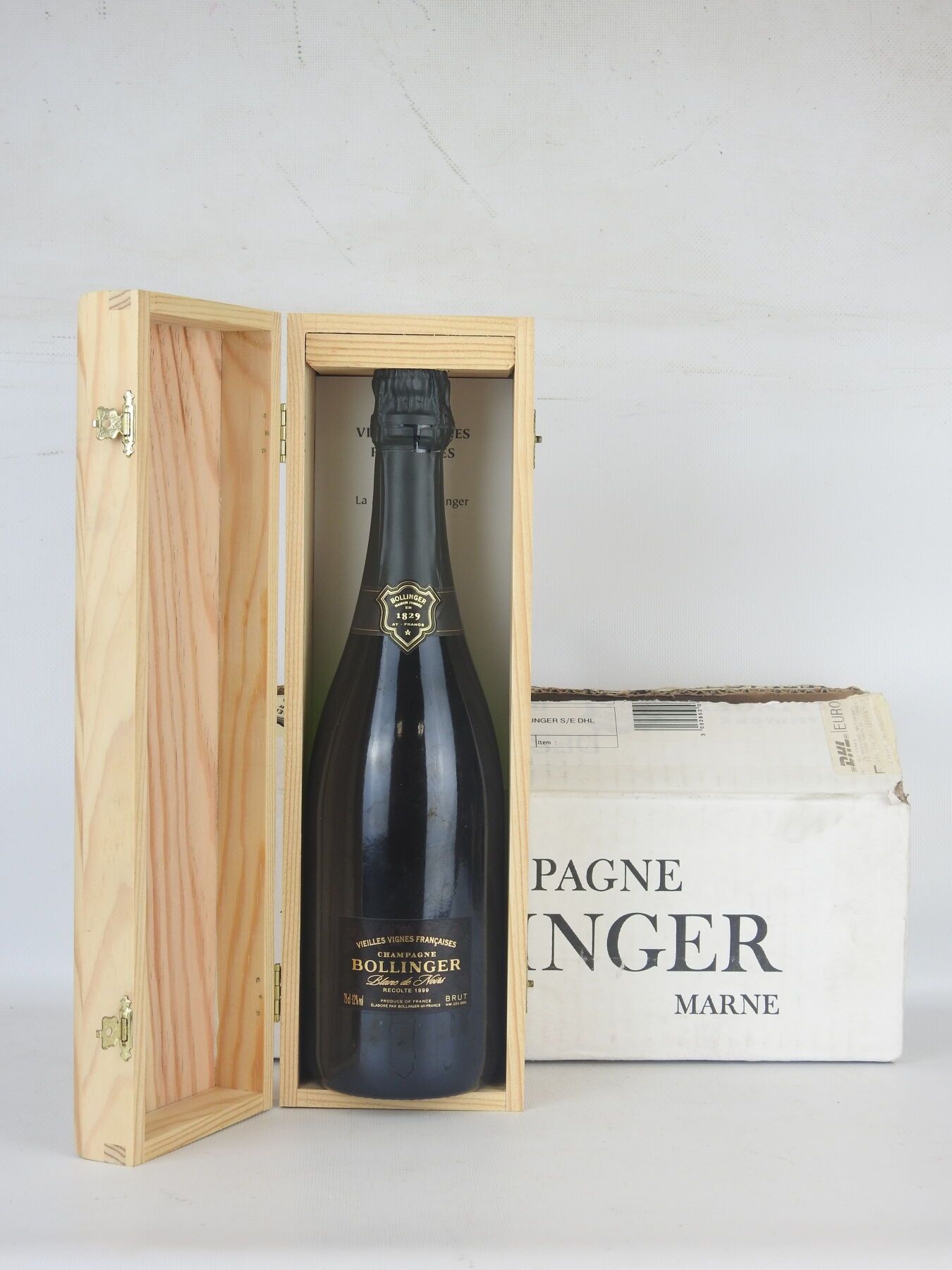 Null 1 Flasche Champagner Bollinger vieilles vignes francaise 1999. Holzkiste mi&hellip;