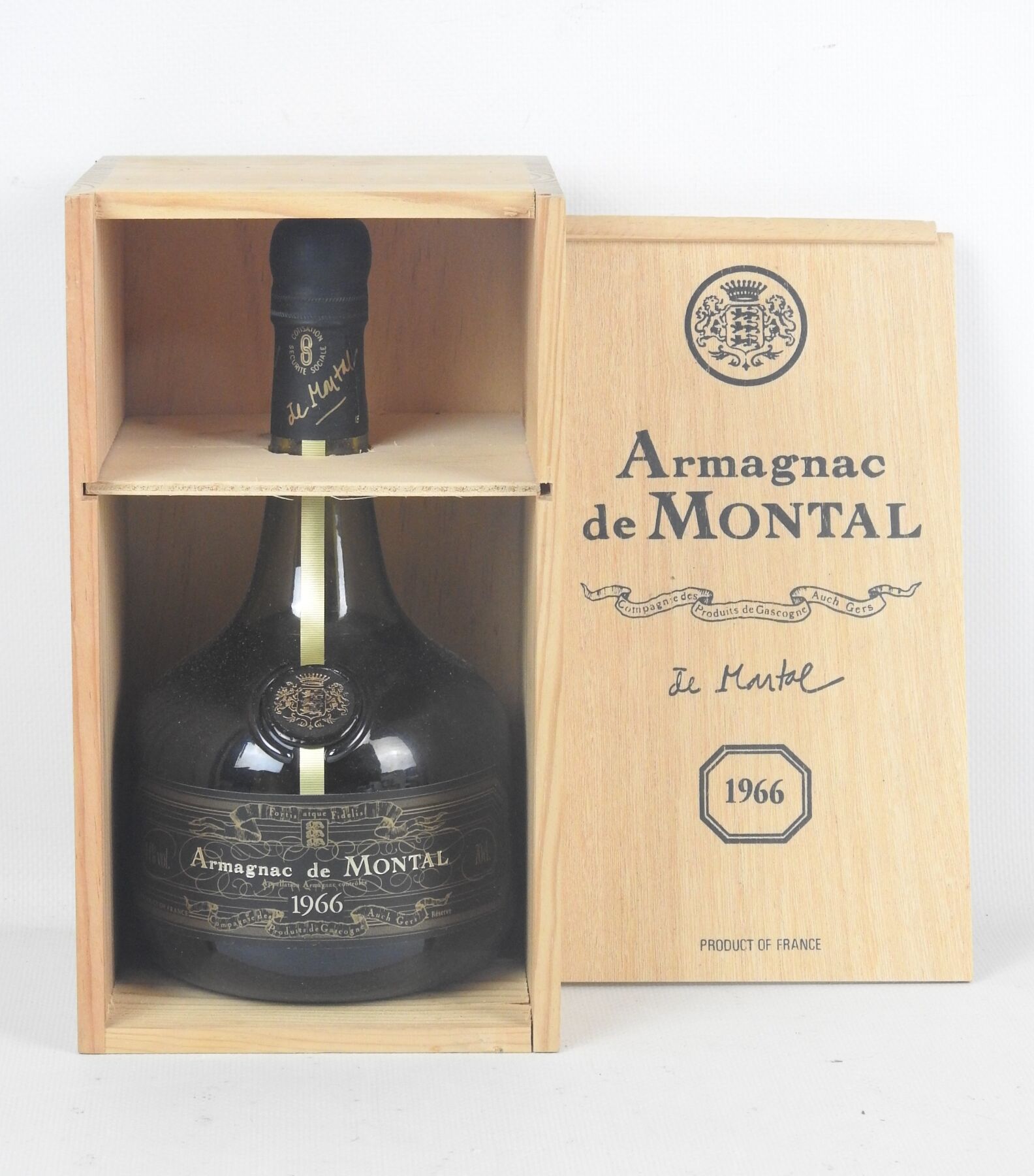 Null 1 bottle ARMAGNAC - De MONTAL. In wooden case. 1966