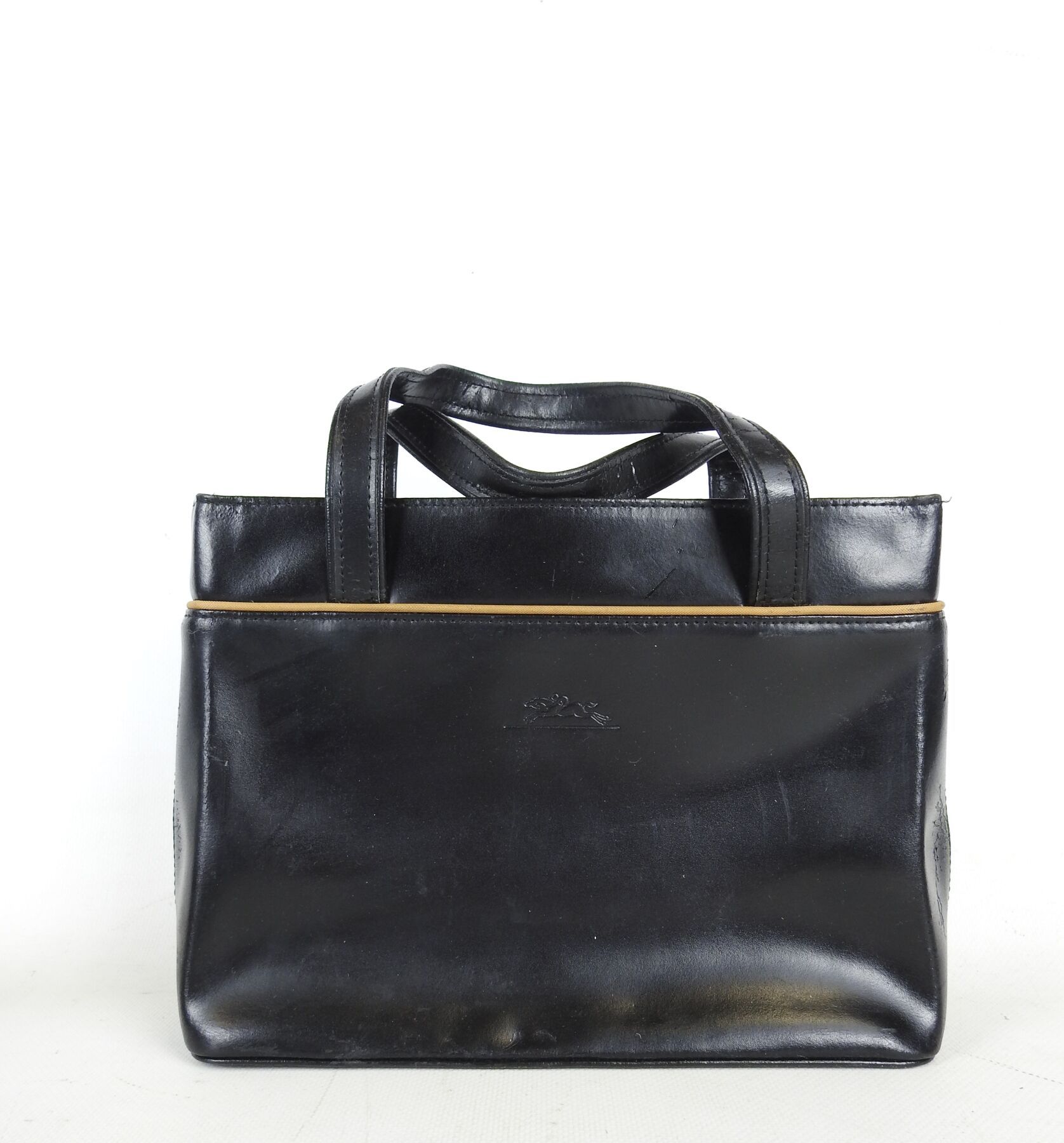 Null LONGCHAMP: Black leather handbag, beige and black textile interior. 20 x 27&hellip;