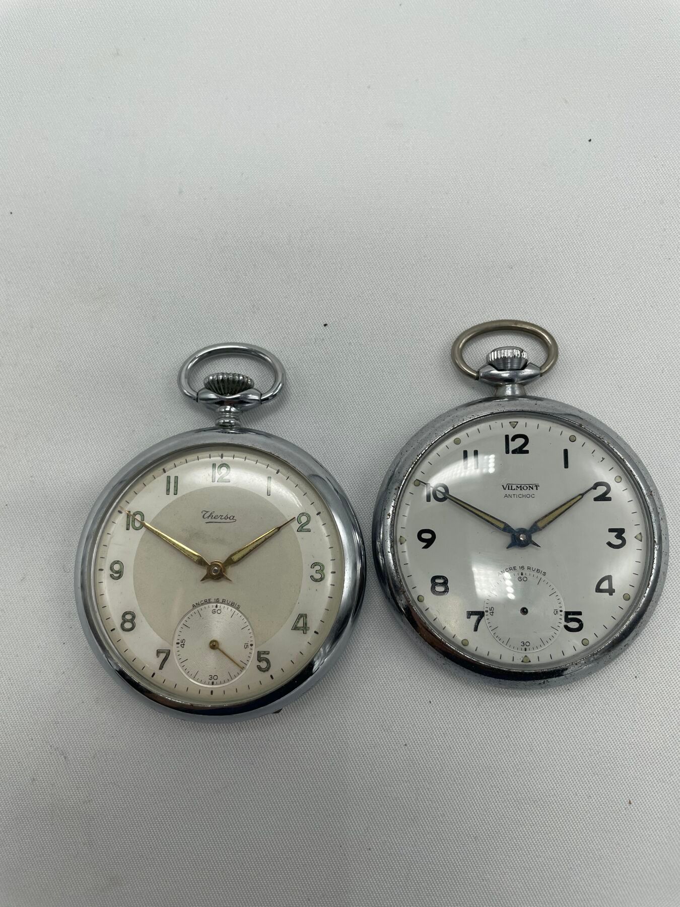 Null Set di 2 orologi da tasca in metallo placcato, movimenti HP40. D. 48 mm e D&hellip;