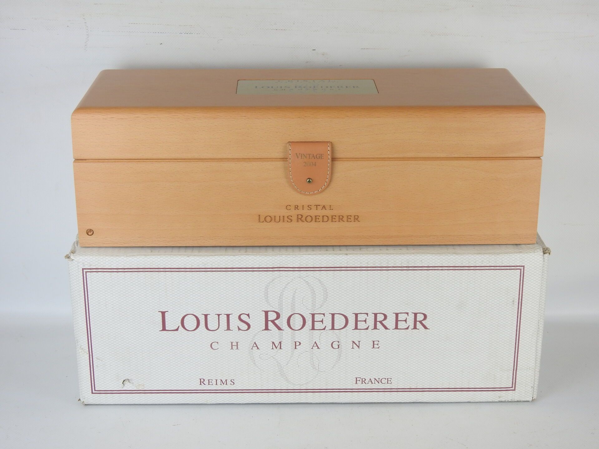 Null 1 magnum Cristal Roederer 2004 champagne. In box with original carton.
