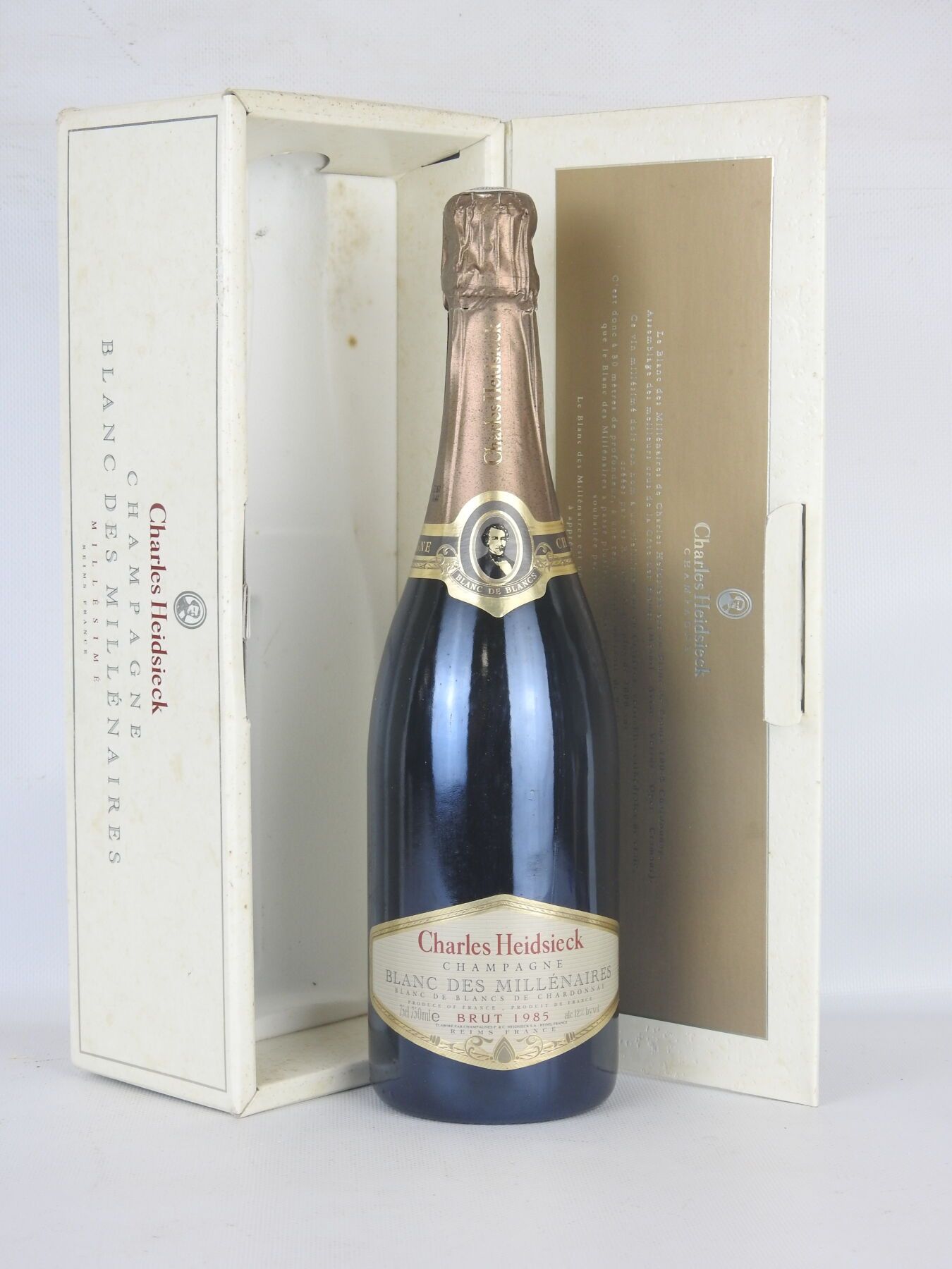 Null 1 botella Champagne Charles Heidsieck cuvee du millenaire 1985. En caja