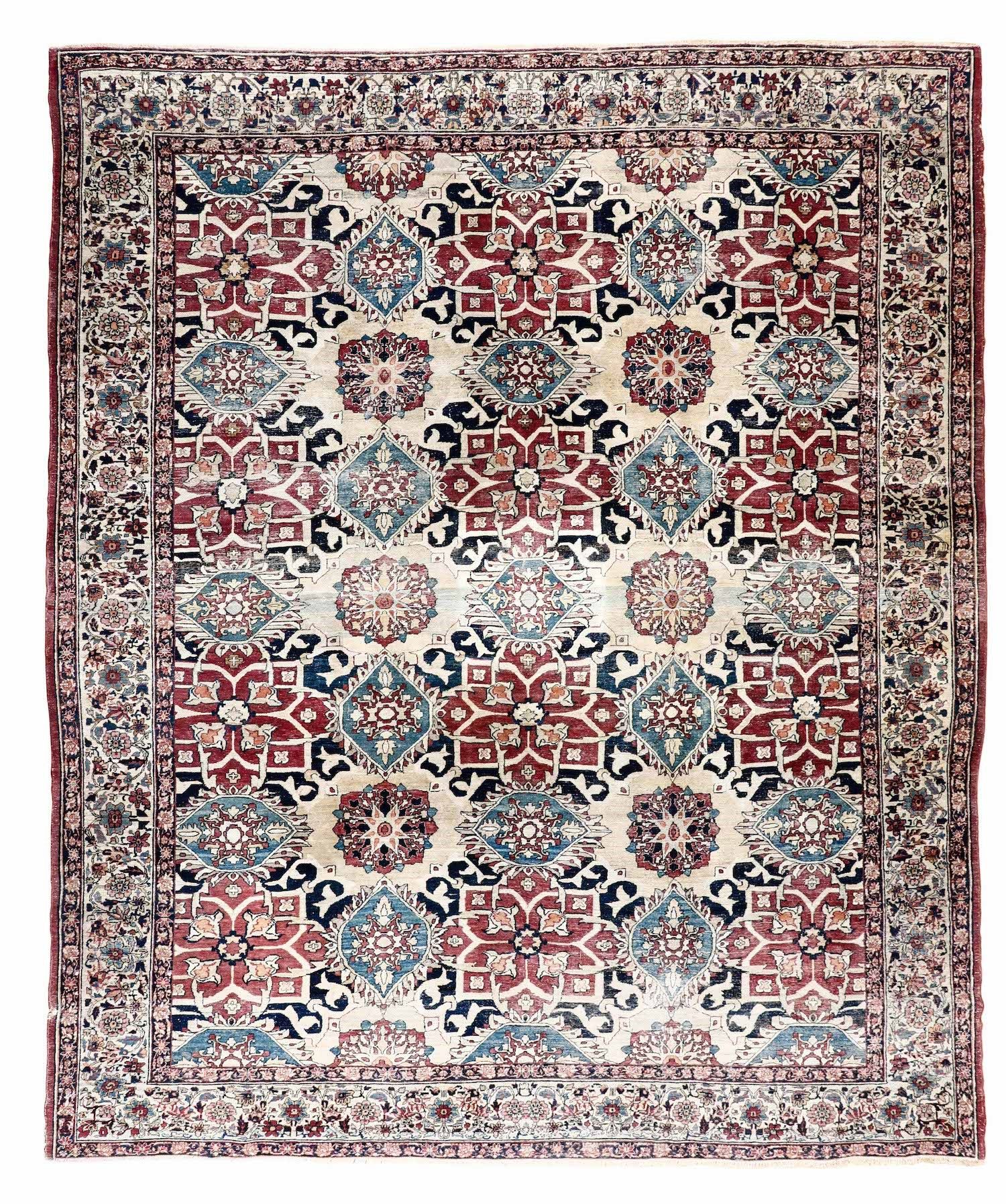Tappeto Persia inizio XX secolo, campo con gran decoración floral, 350x287 cm