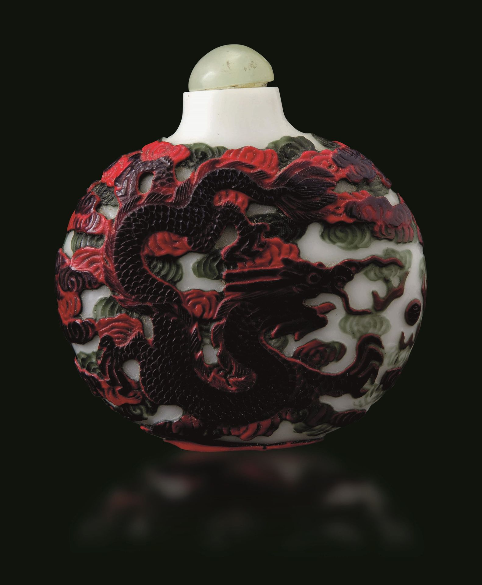 A Peking glass snuff bottle, China, Qing 光绪年间（1875-1908）。高13厘米