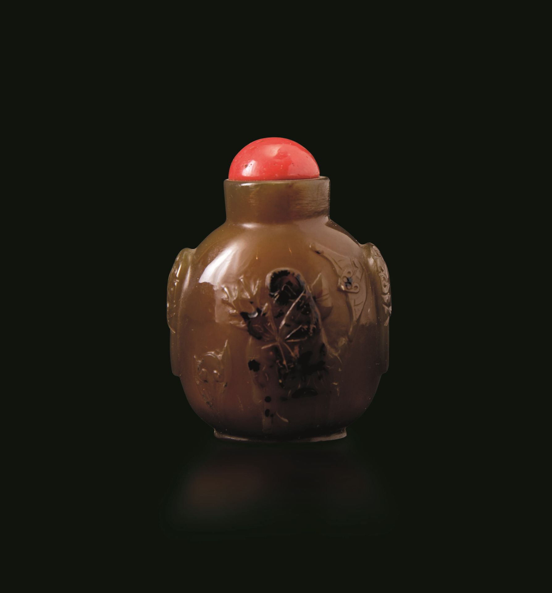 An agate snuff bottle, China, Qing Dynasty, 1800s H 5.5cm