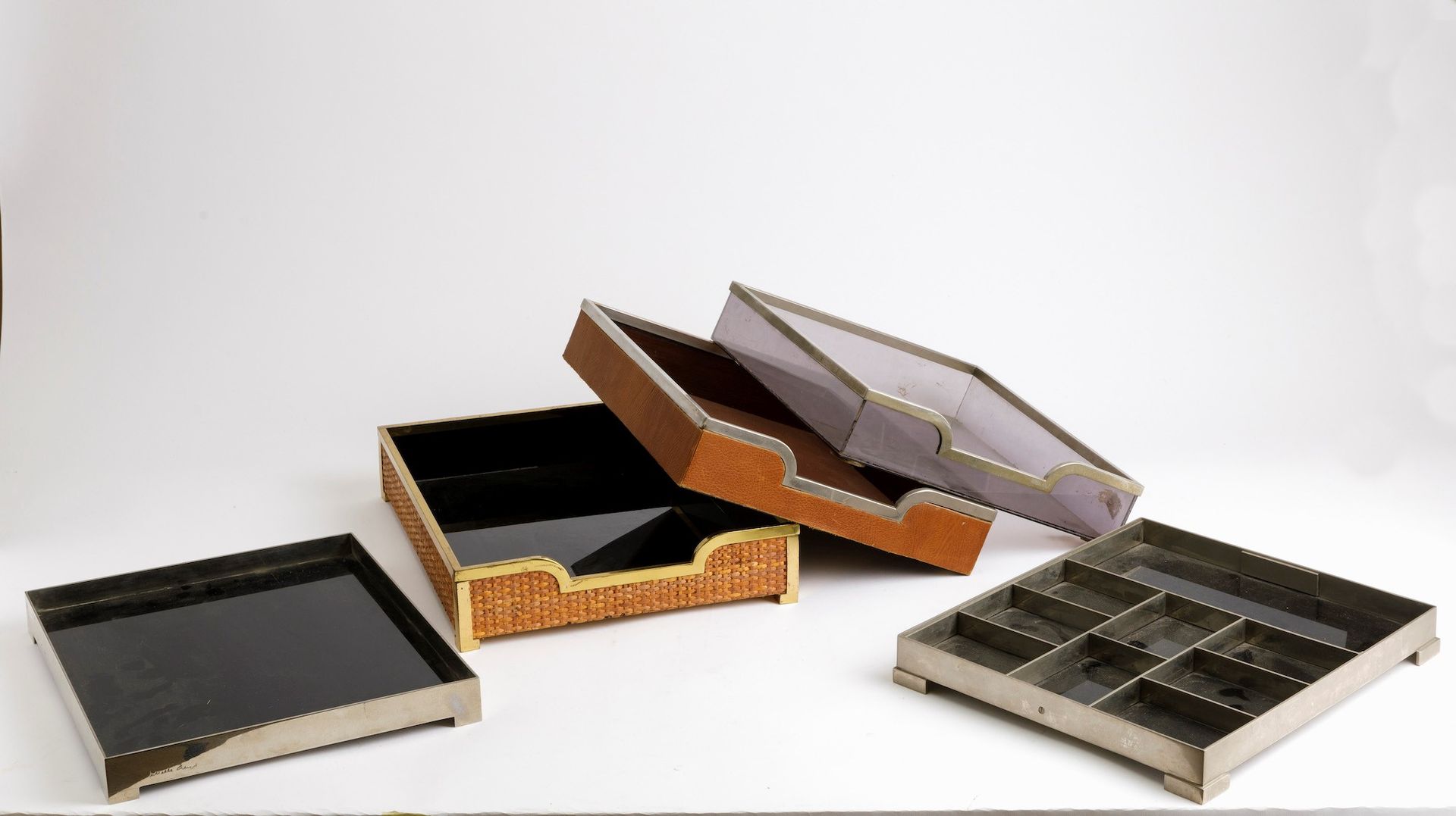Gabriella Crespi, Set di oggetti da scrivania comprendenti un portaoggetti in ac&hellip;