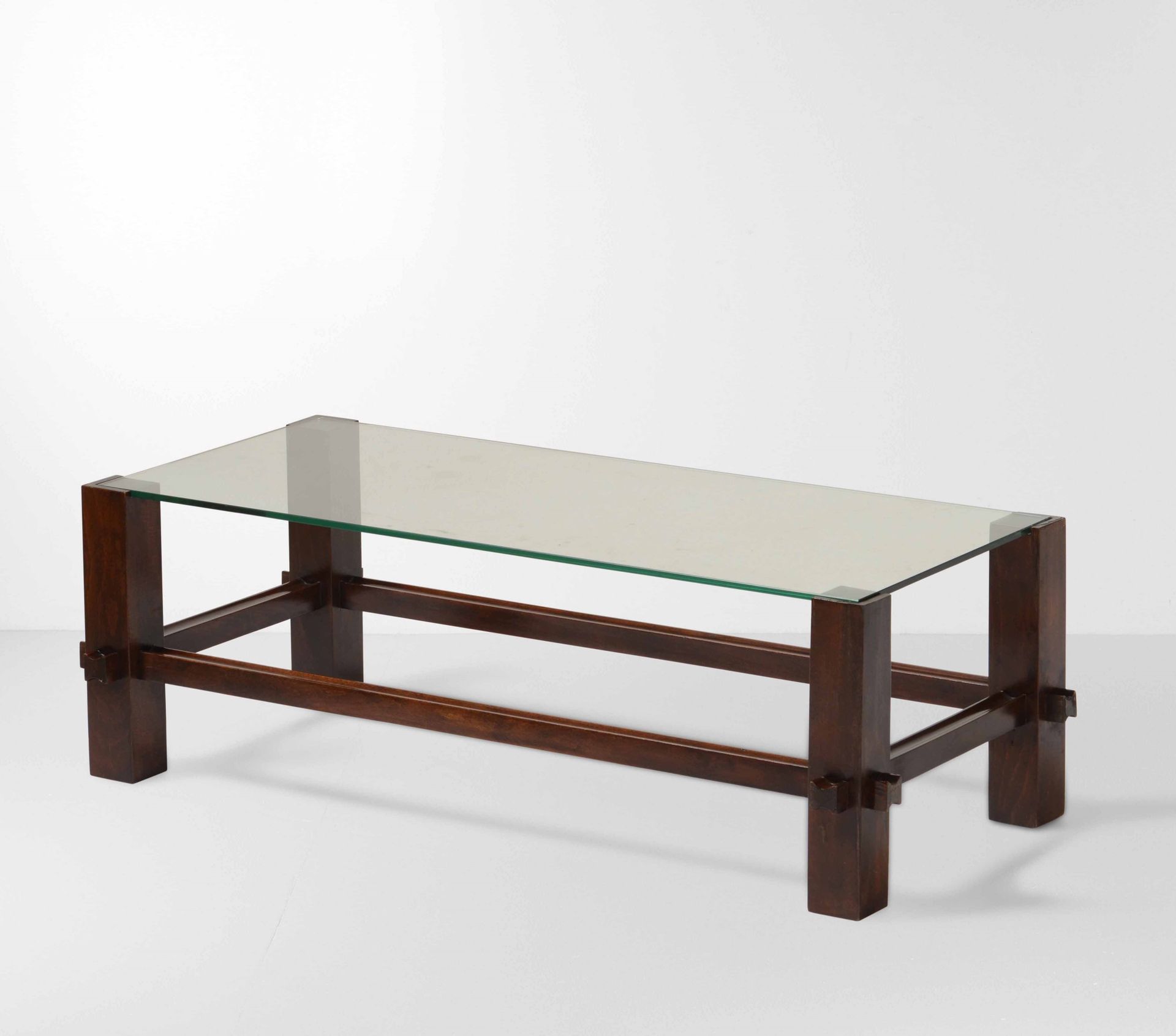 Fontana Arte, Table basse modèle 2461 avec cadre en bois et plateau en verre dép&hellip;