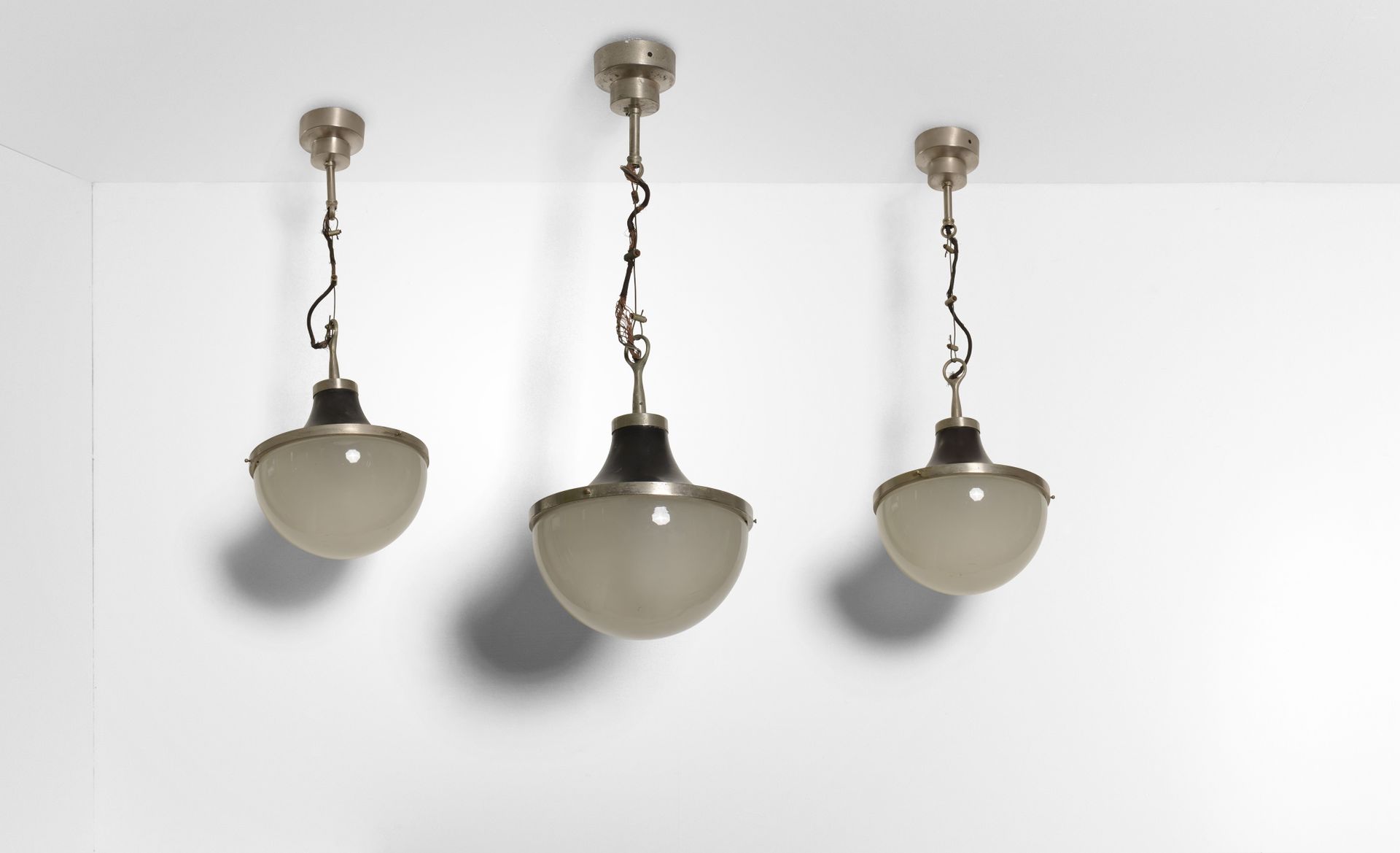 Sergio Mazza, Tre lampade a sospensione mod. Pi Cavo, struttura in alluminio sat&hellip;