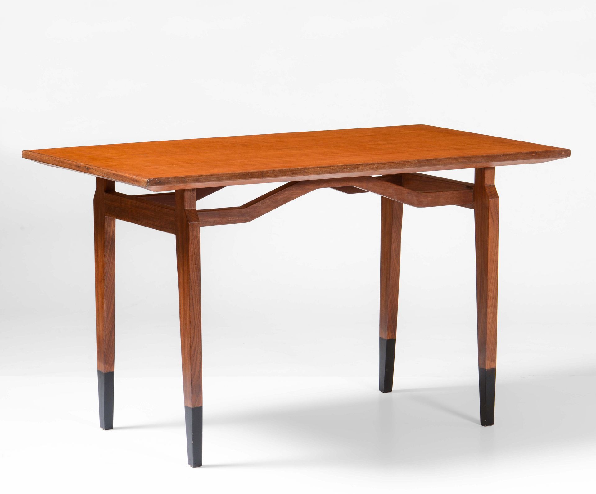 Tavolo rettangolare con struttura, sostegni e piano in legno., Prod. Italia, 195&hellip;
