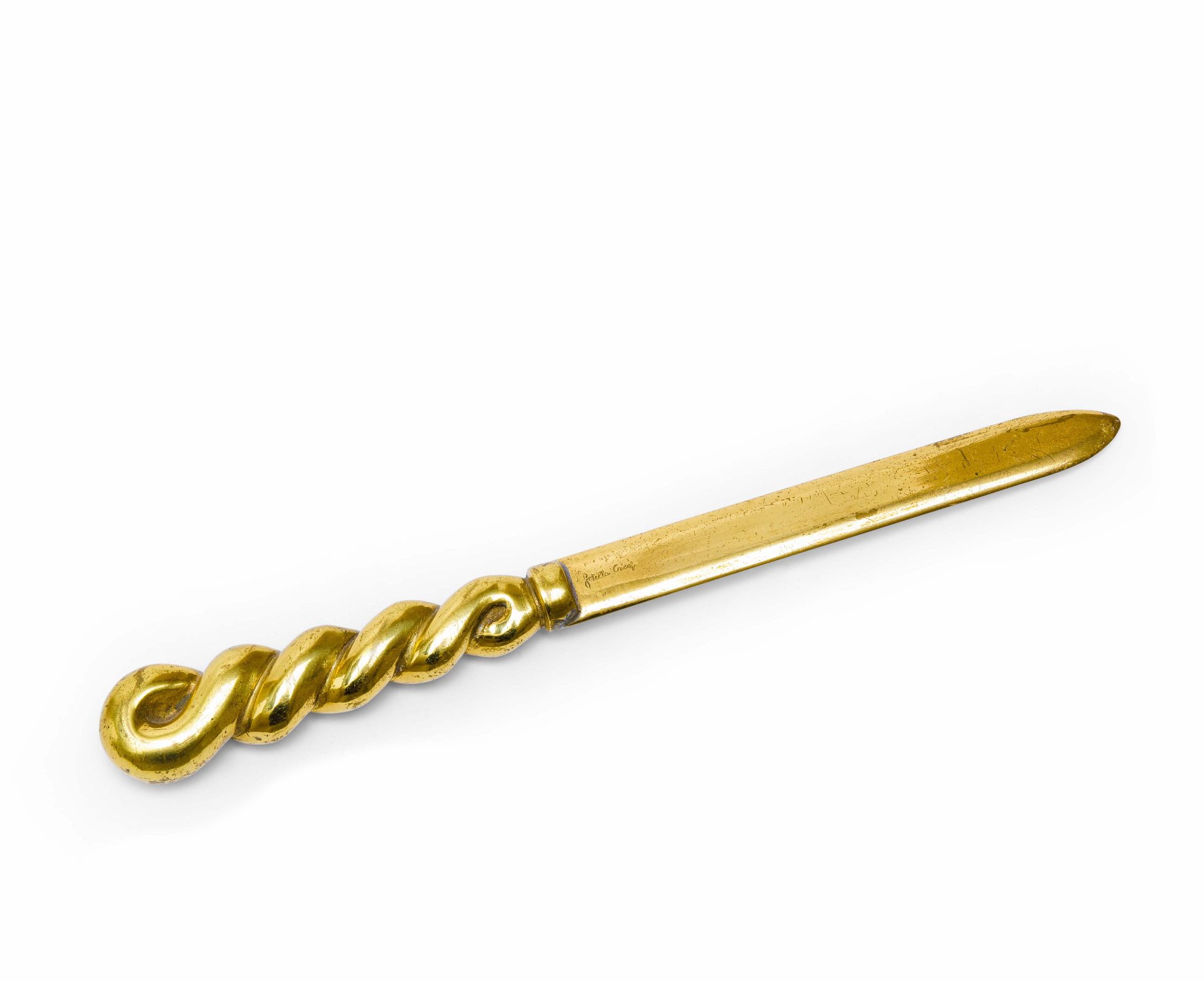 Gabriella Crespi, 带原包装的黄铜开信刀。雕刻的签名。意大利制造，约1970年。宽23 - 深2,5 - 高1,5厘米