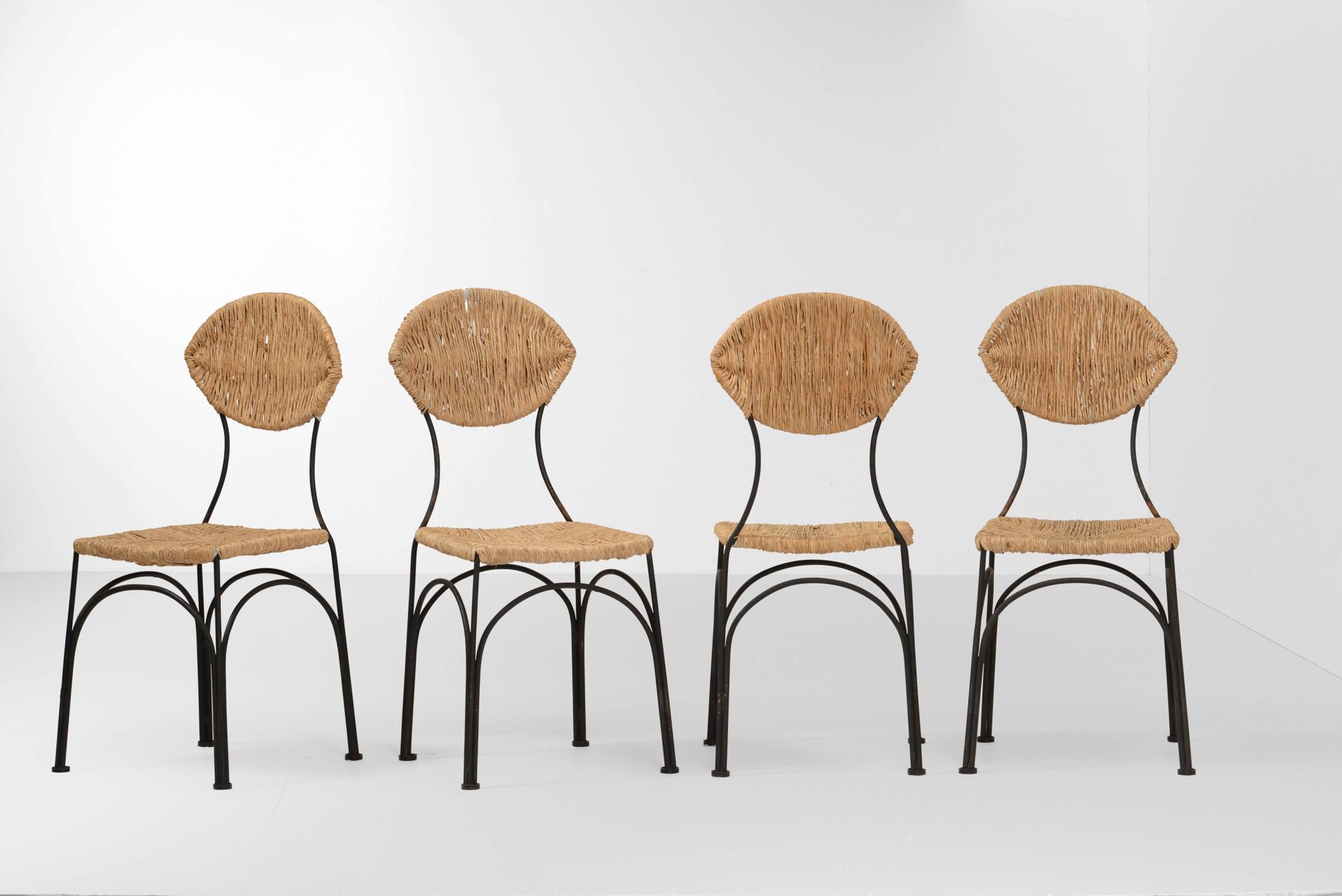 Tom Dixon, 四把椅子mod.Banana椅子，金属框架，座椅和靠背为稻草编织。意大利Cappellini出版社，1990年，约45x45x97厘米
