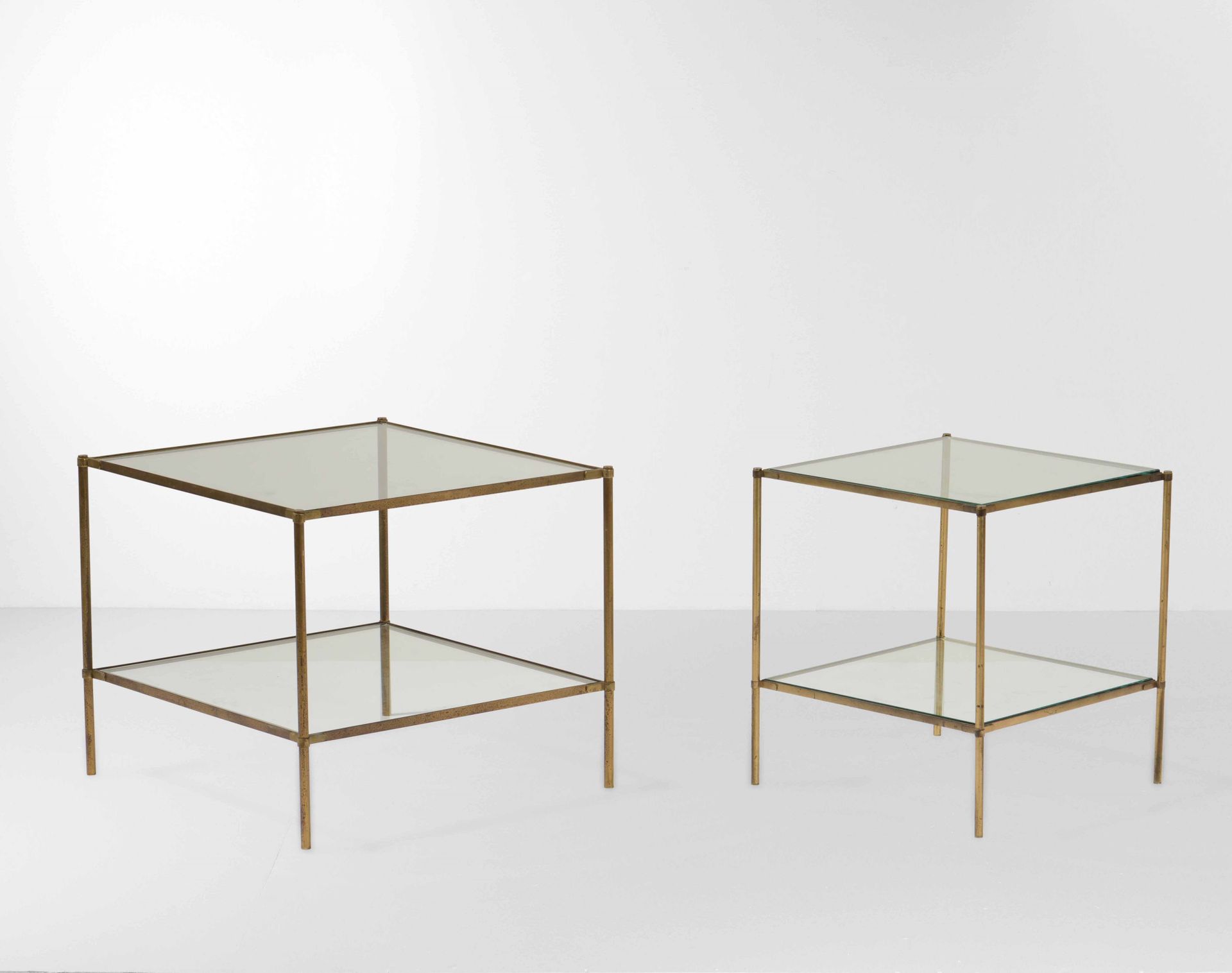 Corrado Corradi dell’Acqua, 两张T12型蒙特卡洛休闲桌，铜质框架，玻璃桌面。意大利Azucena公司制造，约1950年，厘米42x4&hellip;