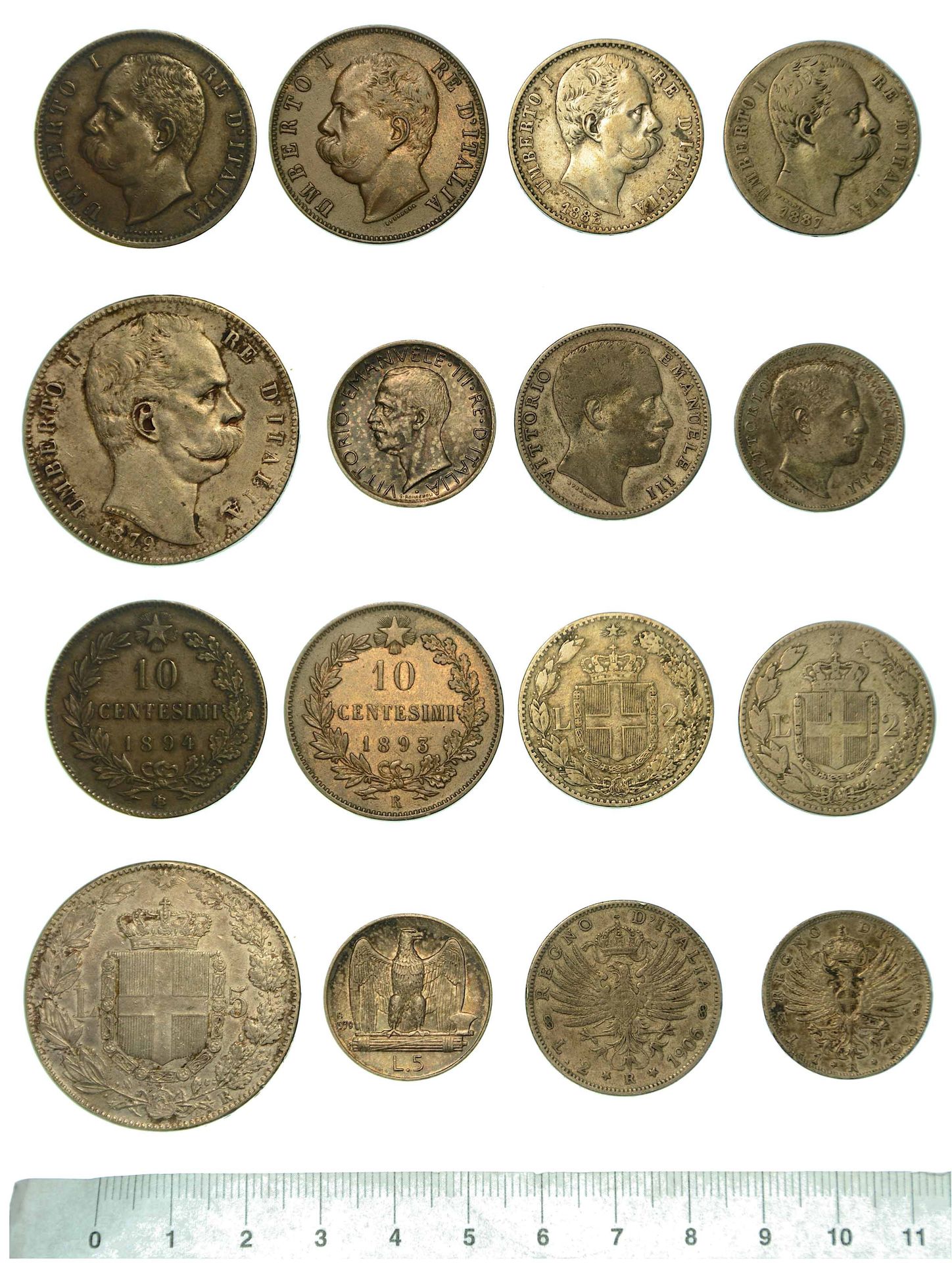 Casa Savoia 意大利王国。一批八枚硬币。
萨沃伊的翁贝托一世，1878-1900年。1879年5里拉（q.BB）。2里拉1882（MB/BB）。2里拉&hellip;