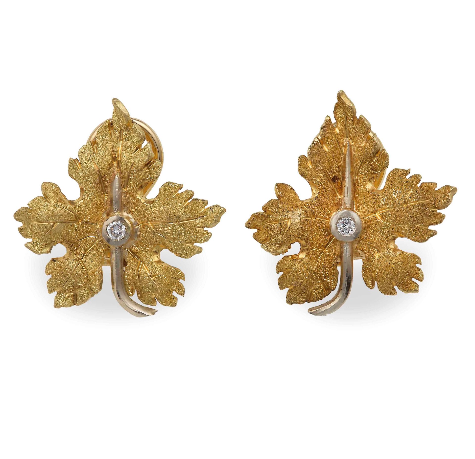 Pair of gold and diamond earrings. Signed M. Buccellati engaste liso y satinado &hellip;