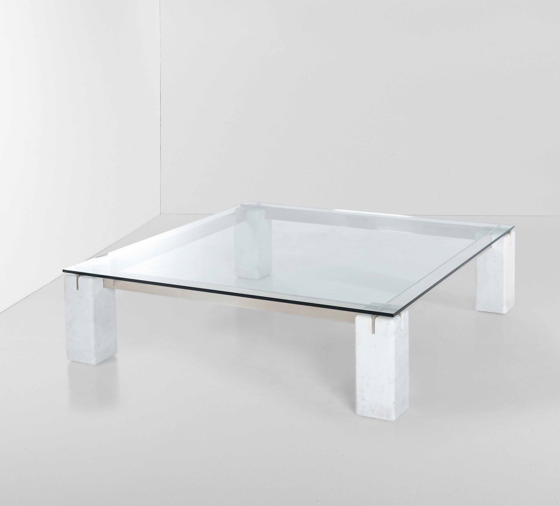 RENATO POLIDORI Table basse mod. Faraone avec supports en marbre, structure port&hellip;