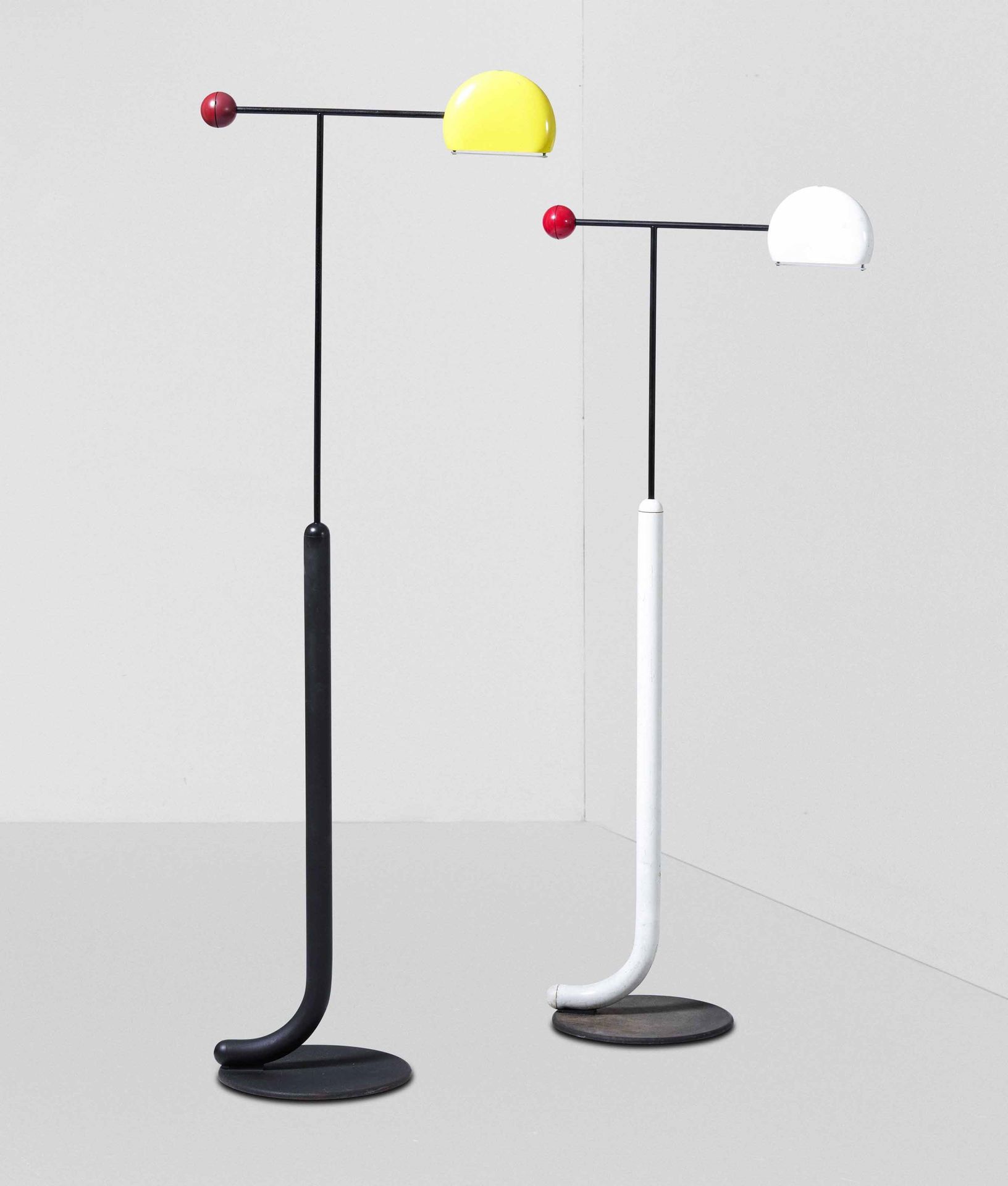 Toshiyuki Kita Deux lampadaires extensibles et réglables mod. Tomo avec structur&hellip;