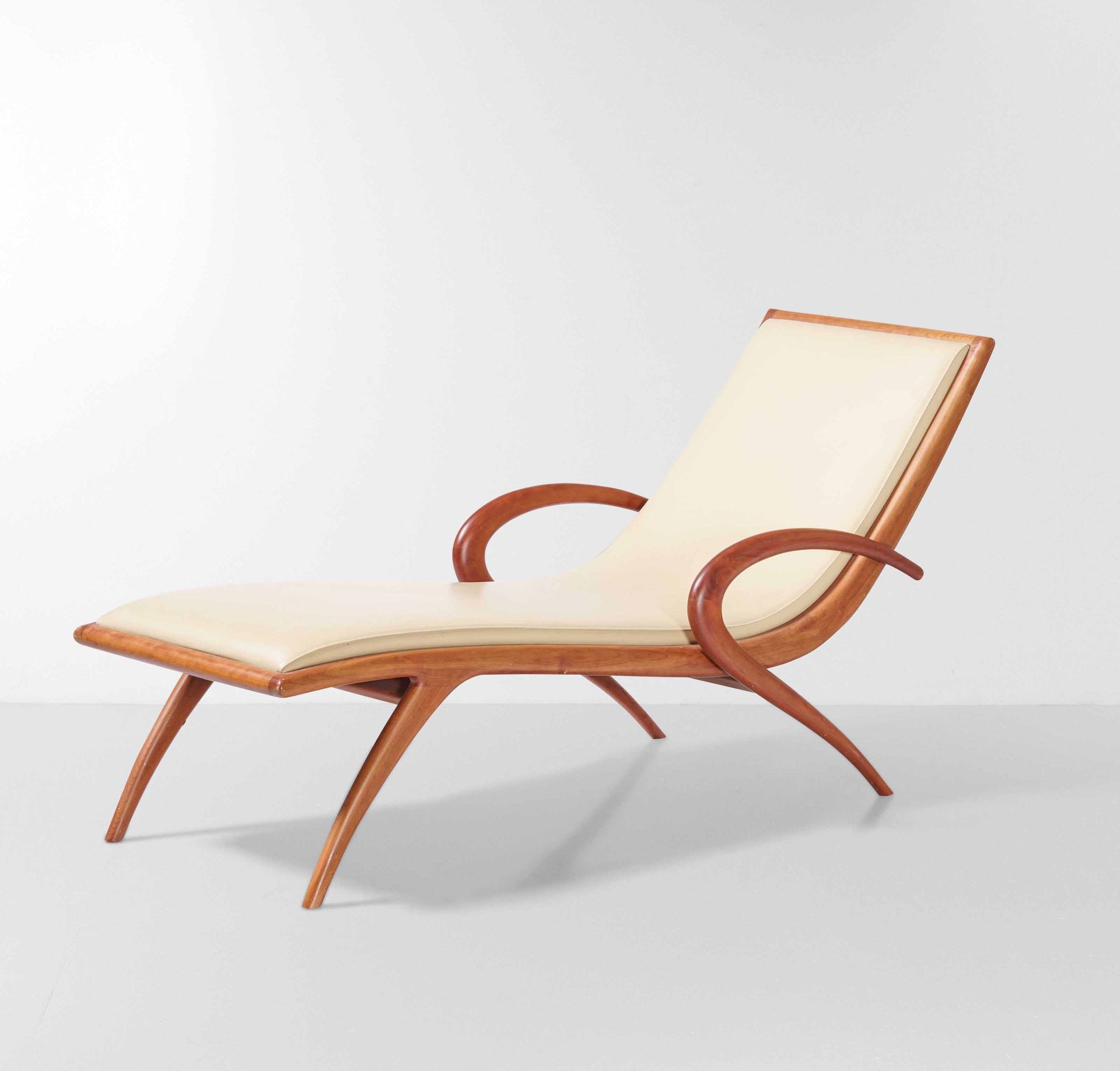 Chaise longue Wood frame and skai. Upholstery, Prod. Italy, ca. 1950, W. 65 - D.&hellip;